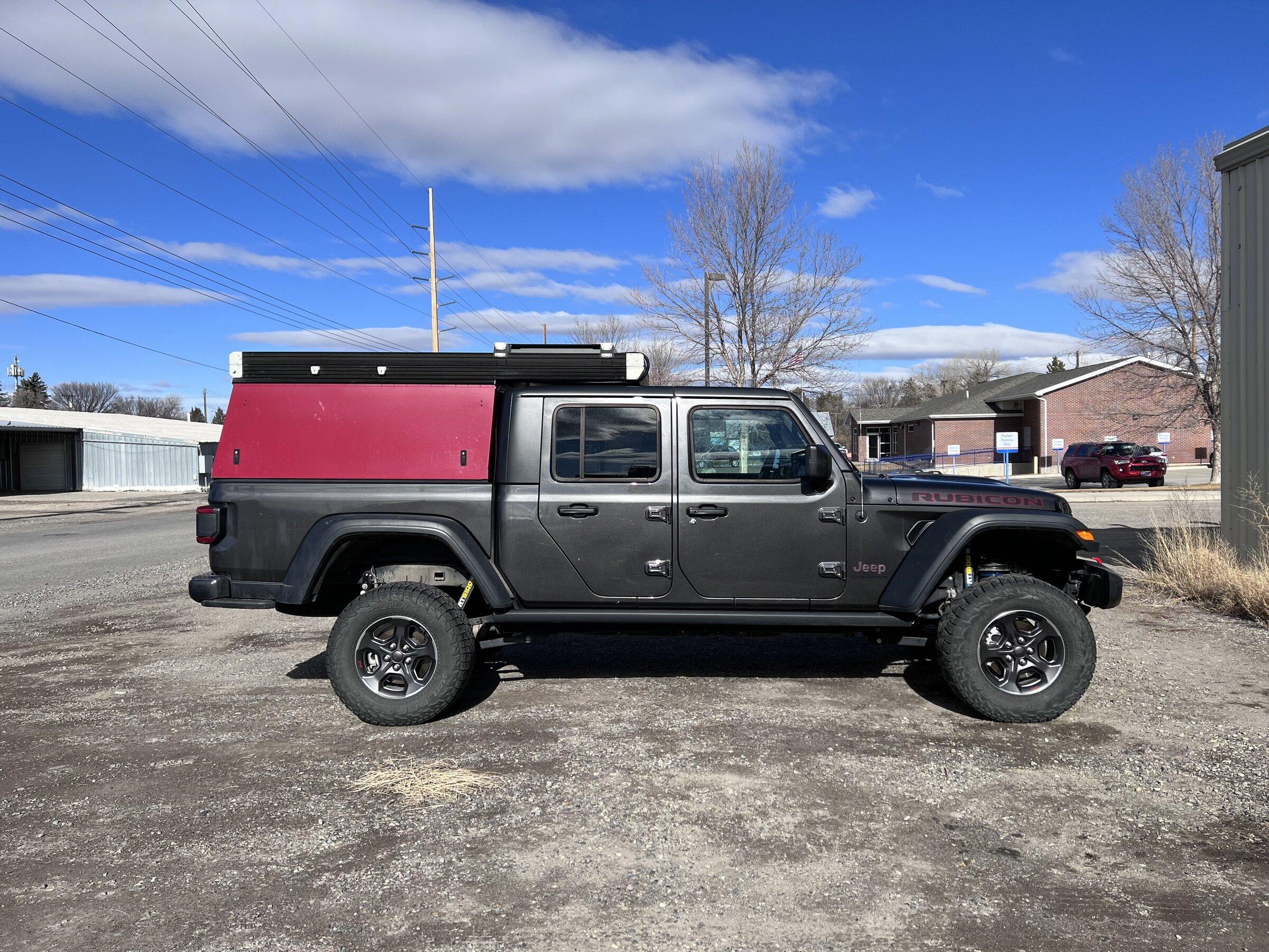 Jeep Gladiator Alu-Cab Canopy Camper tempImageqkqKq3