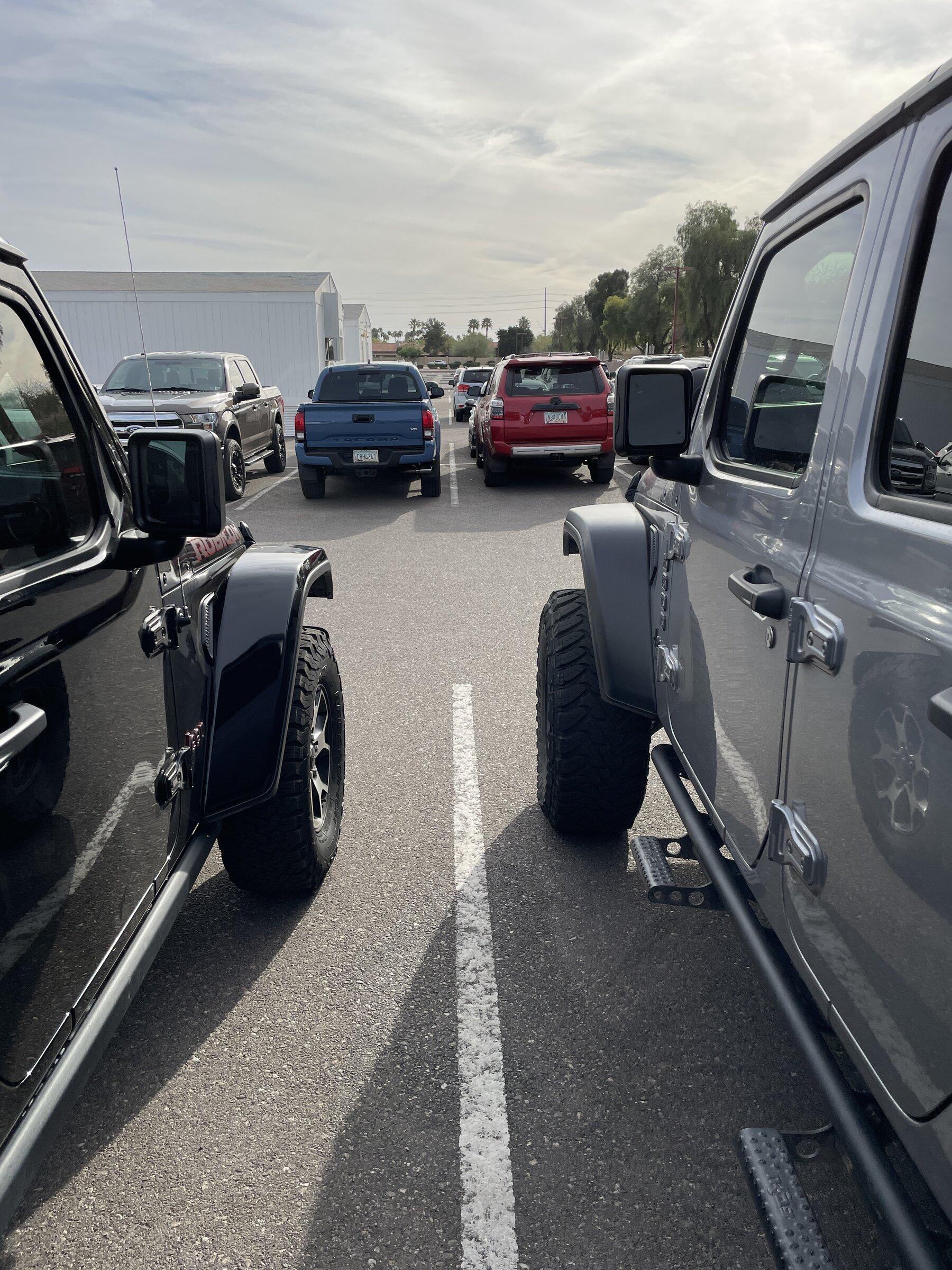 Jeep Gladiator Jeeps Parking Next To Jeeps IMG_8831.JPG