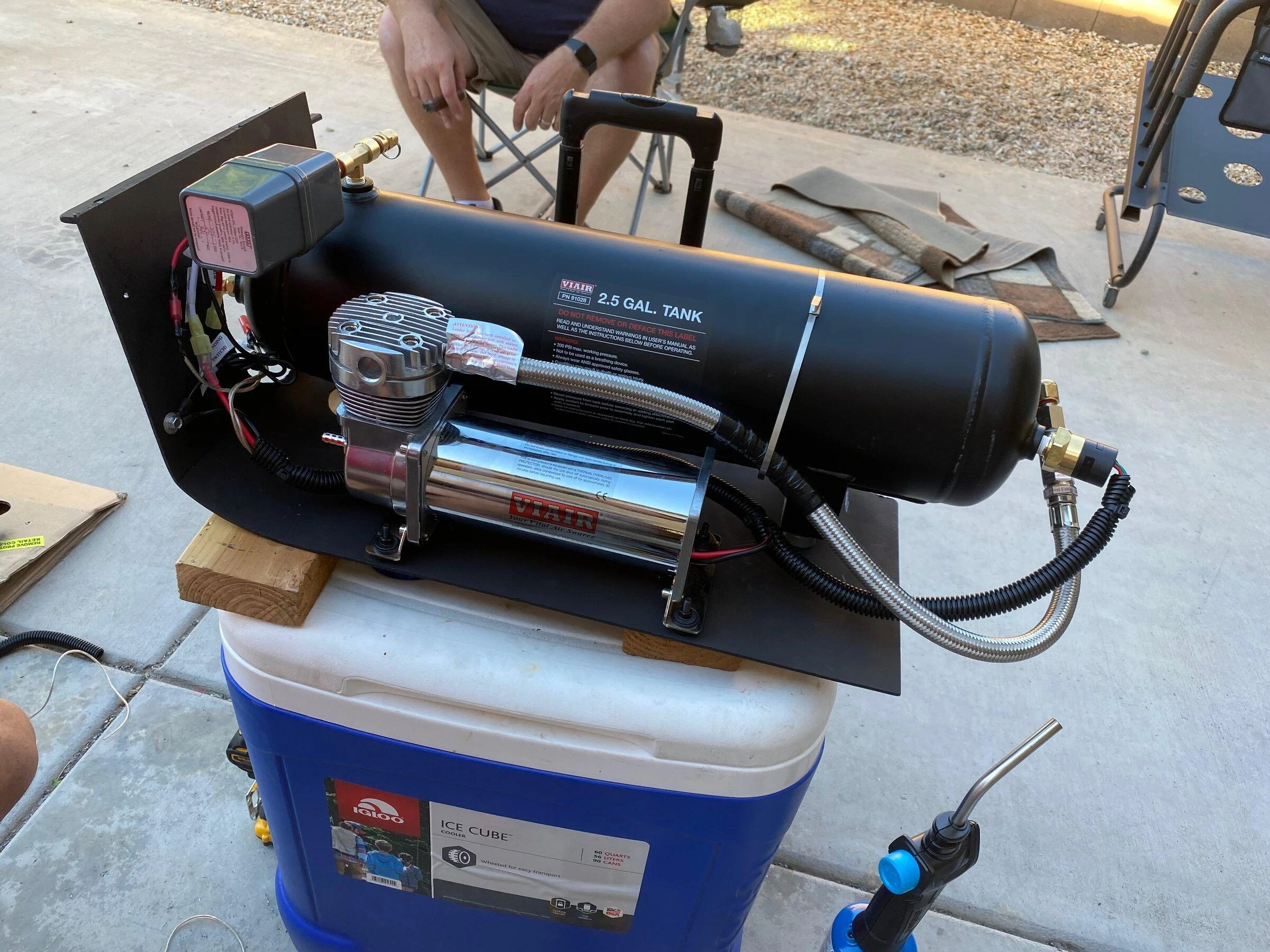 Jeep Gladiator Onboard air with custom under-vehicle mount plate compressor4