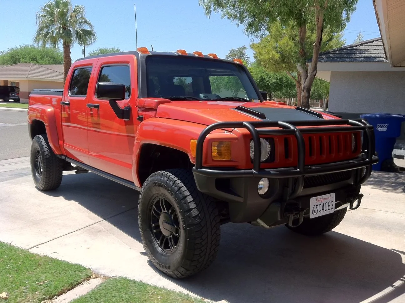 Jeep Gladiator My rubicon next to a H3t alpha 88DC0DB9-008E-4C51-9F68-C9D06BA14380