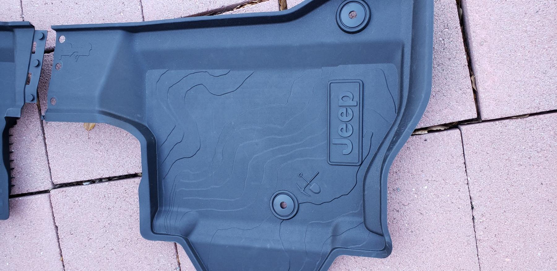 Jeep Gladiator For Sale: Mopar Jeep All Weather Floor Mats 20220321_170632