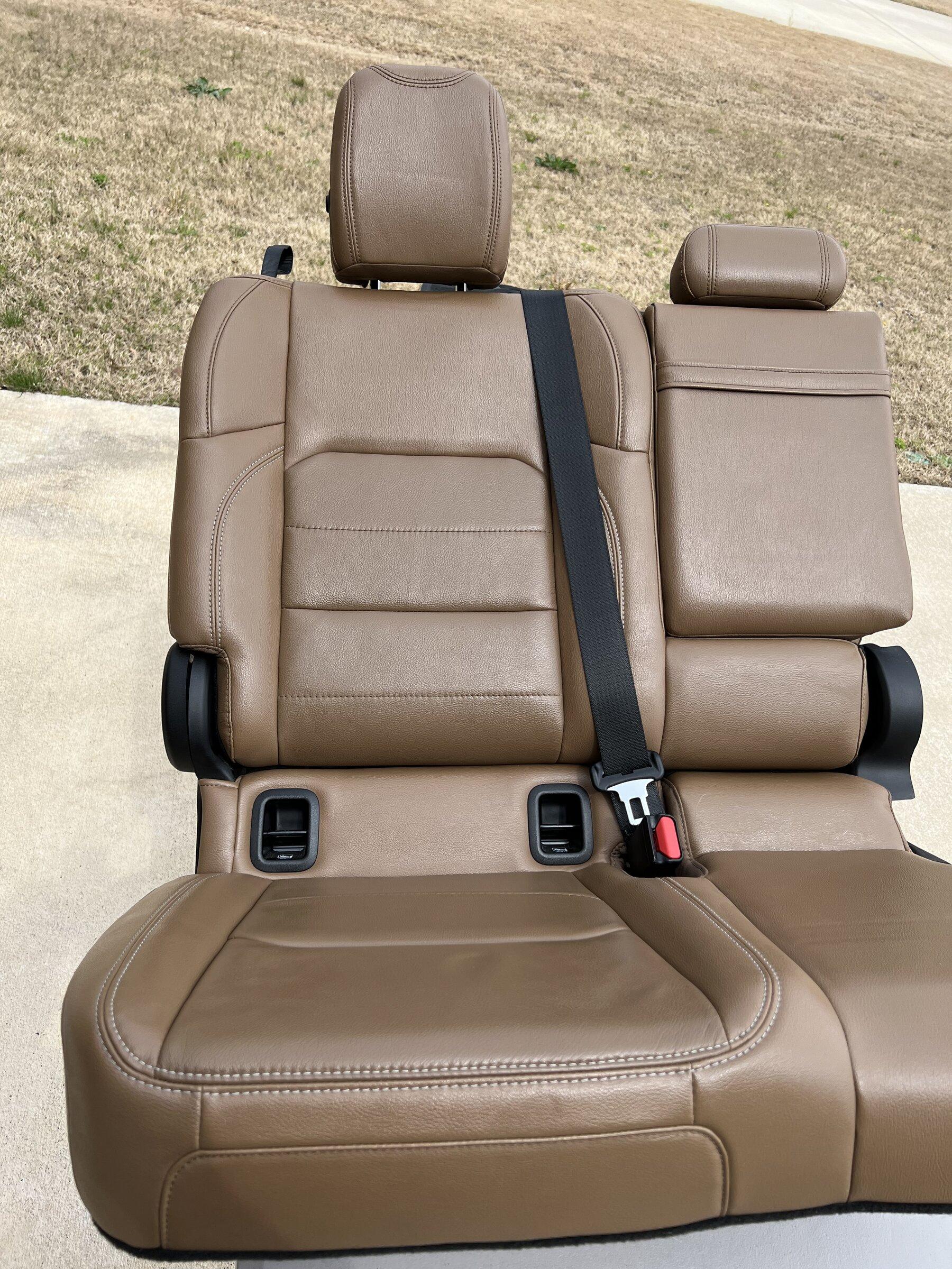 Jeep Gladiator Saddle Brown Heated Rubicon Seats w/ Leather Topped Console D84F2D8A-696D-4B7A-8511-B69384BEE522