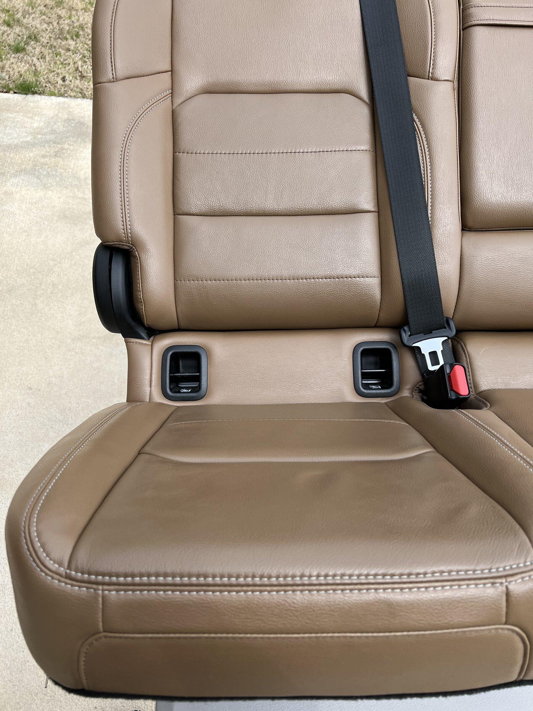 Jeep Gladiator Saddle Brown Heated Rubicon Seats w/ Leather Topped Console 46E64E11-AB1E-48A3-A152-22A8B83471CA