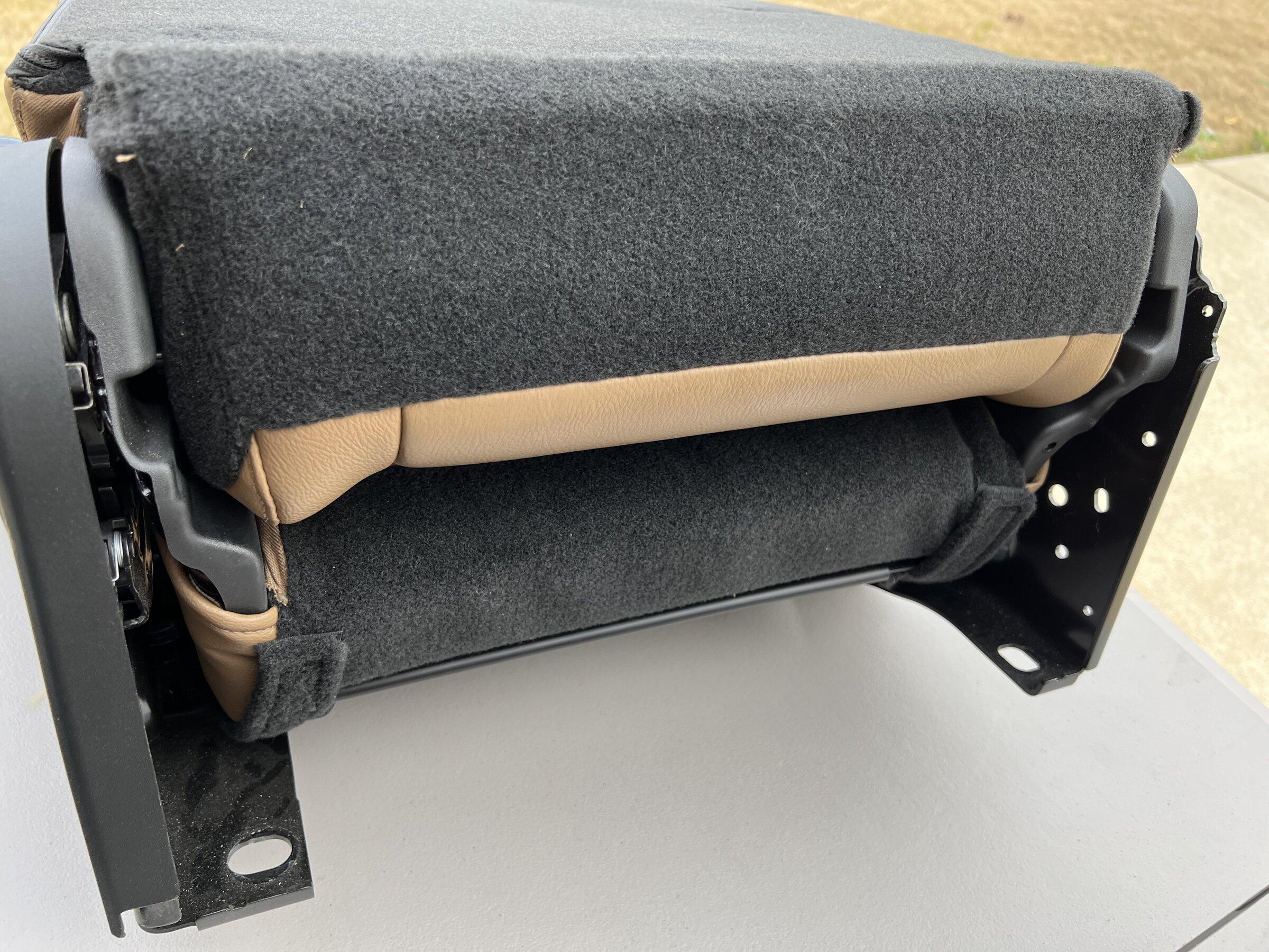 Jeep Gladiator Saddle Brown Heated Rubicon Seats w/ Leather Topped Console 20AA67BB-E1D8-476A-ADD5-2FB97F46E3F3