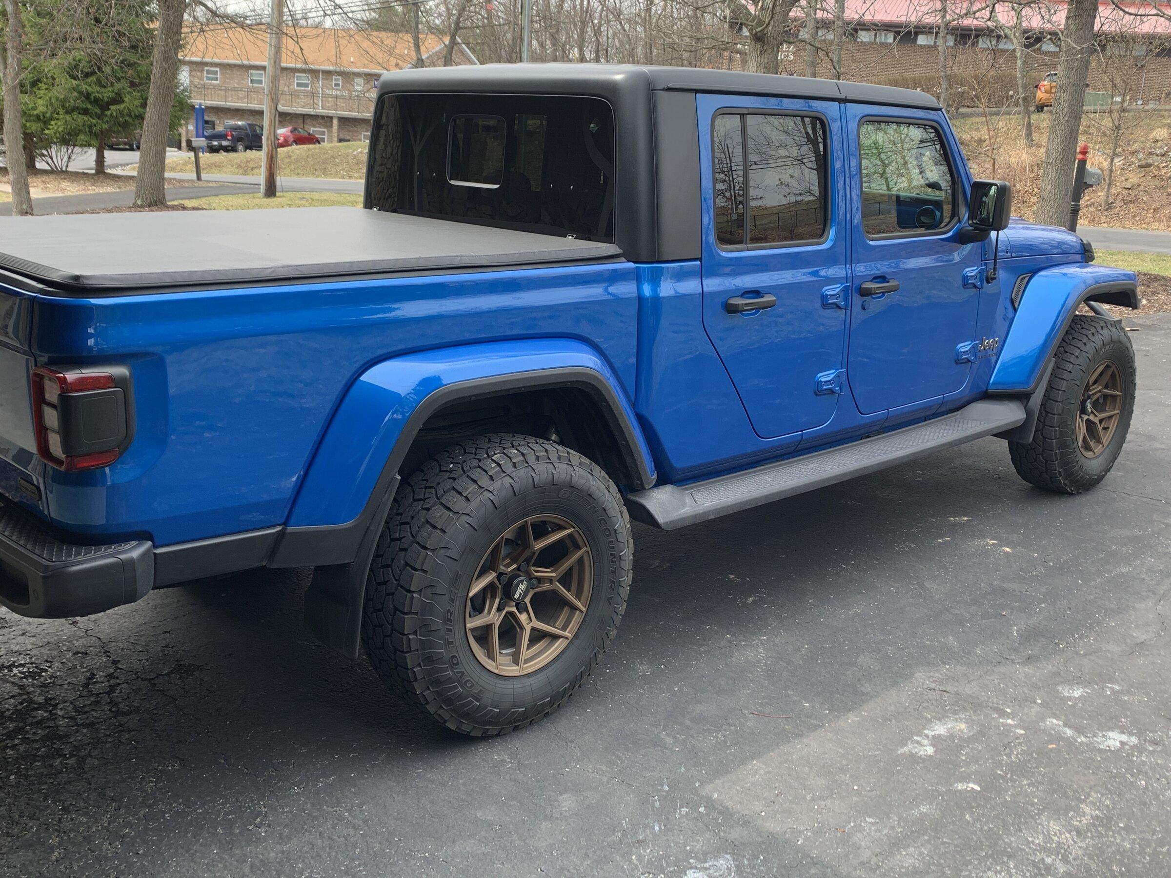 Jeep Gladiator 2020 Gladiator Overland 6 Speed Manual with upgraded gears $45,000 137418C5-A9EA-49A2-BBEE-856DADF5F628