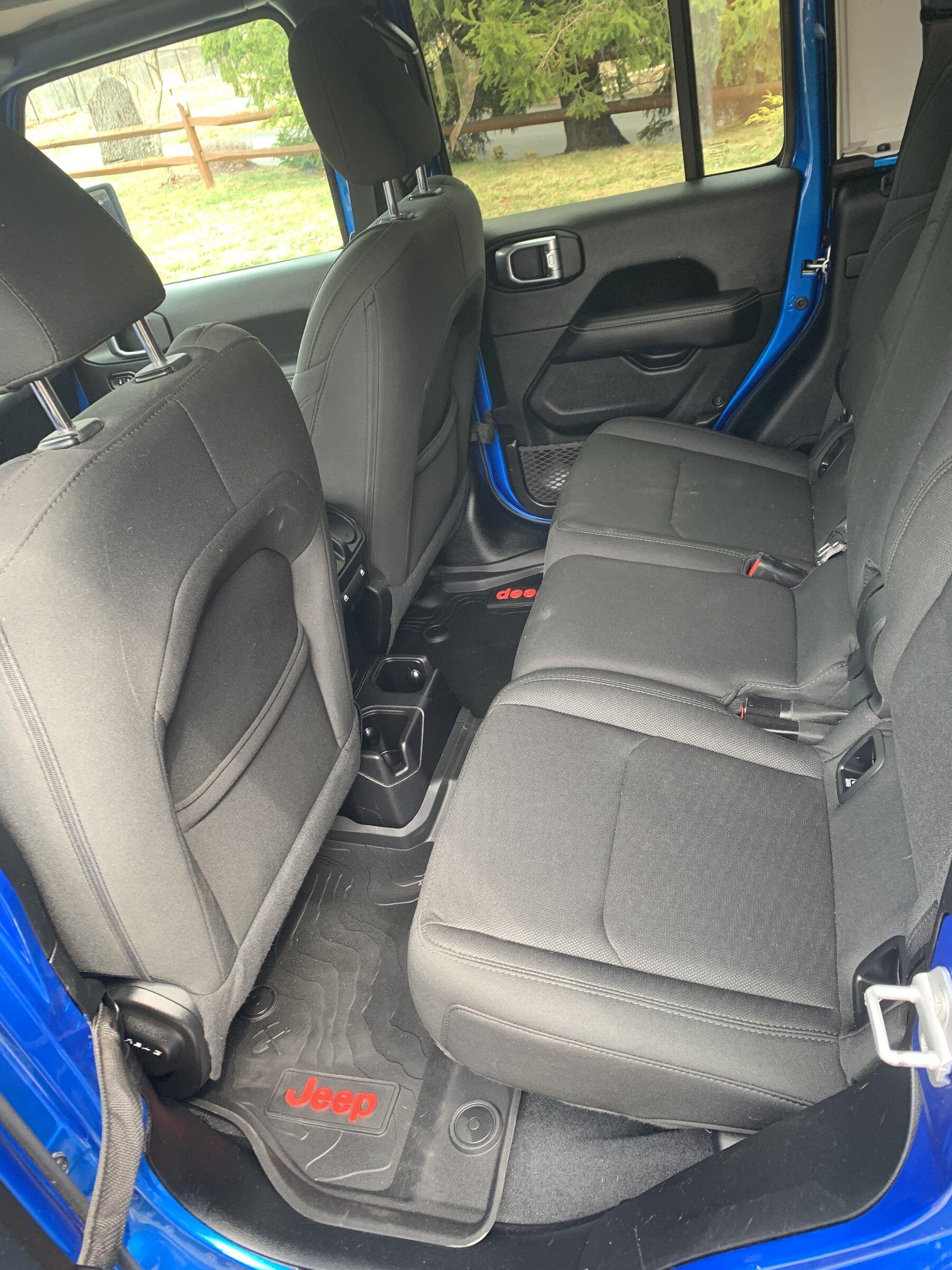 Jeep Gladiator 2020 Gladiator Overland 6 Speed Manual with upgraded gears $45,000 88966F42-4B32-4F00-A394-B95D23128317