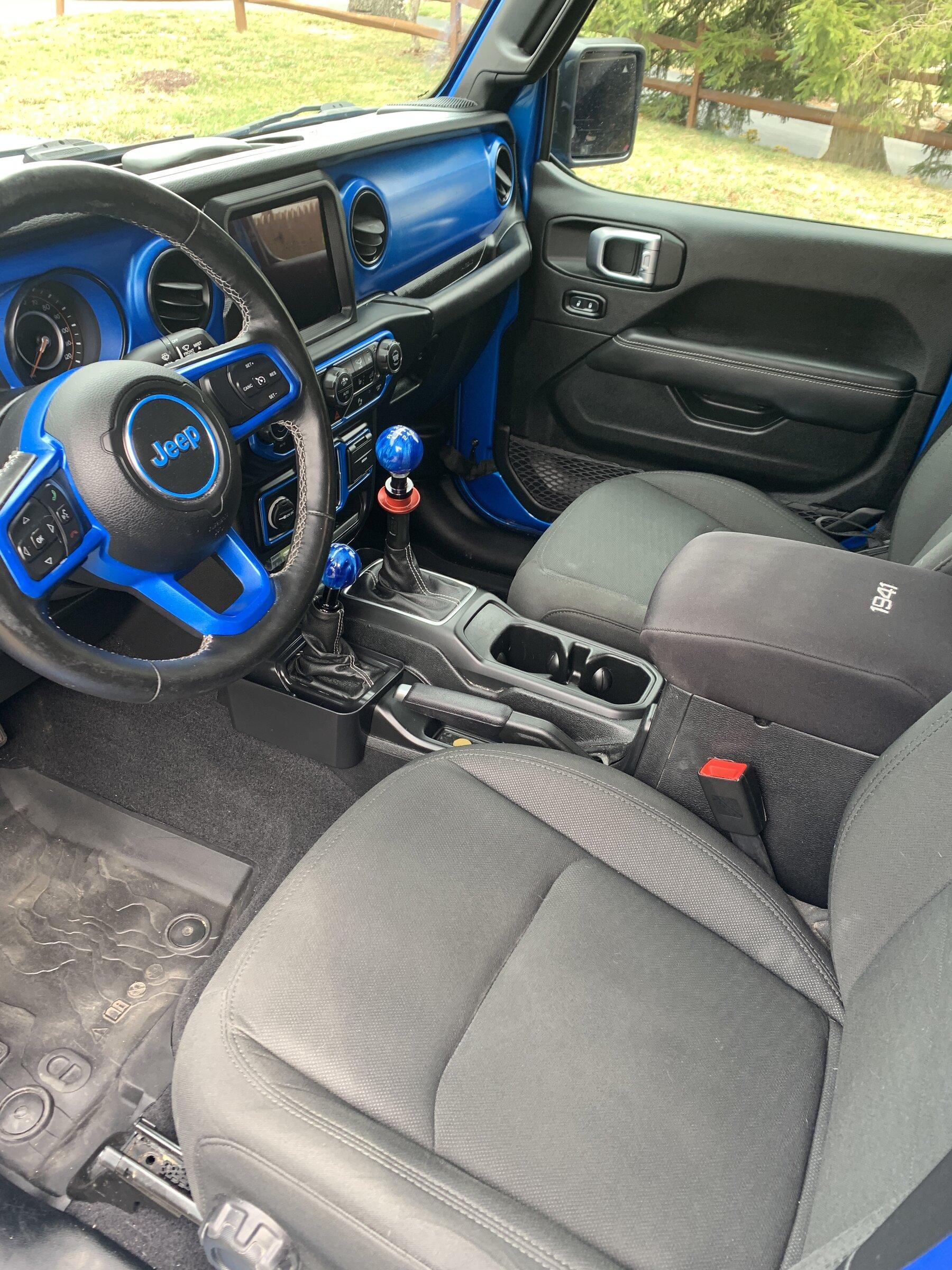 Jeep Gladiator 2020 Gladiator Overland 6 Speed Manual with upgraded gears $45,000 15BDF392-9186-4624-A7DE-30589C3D987C