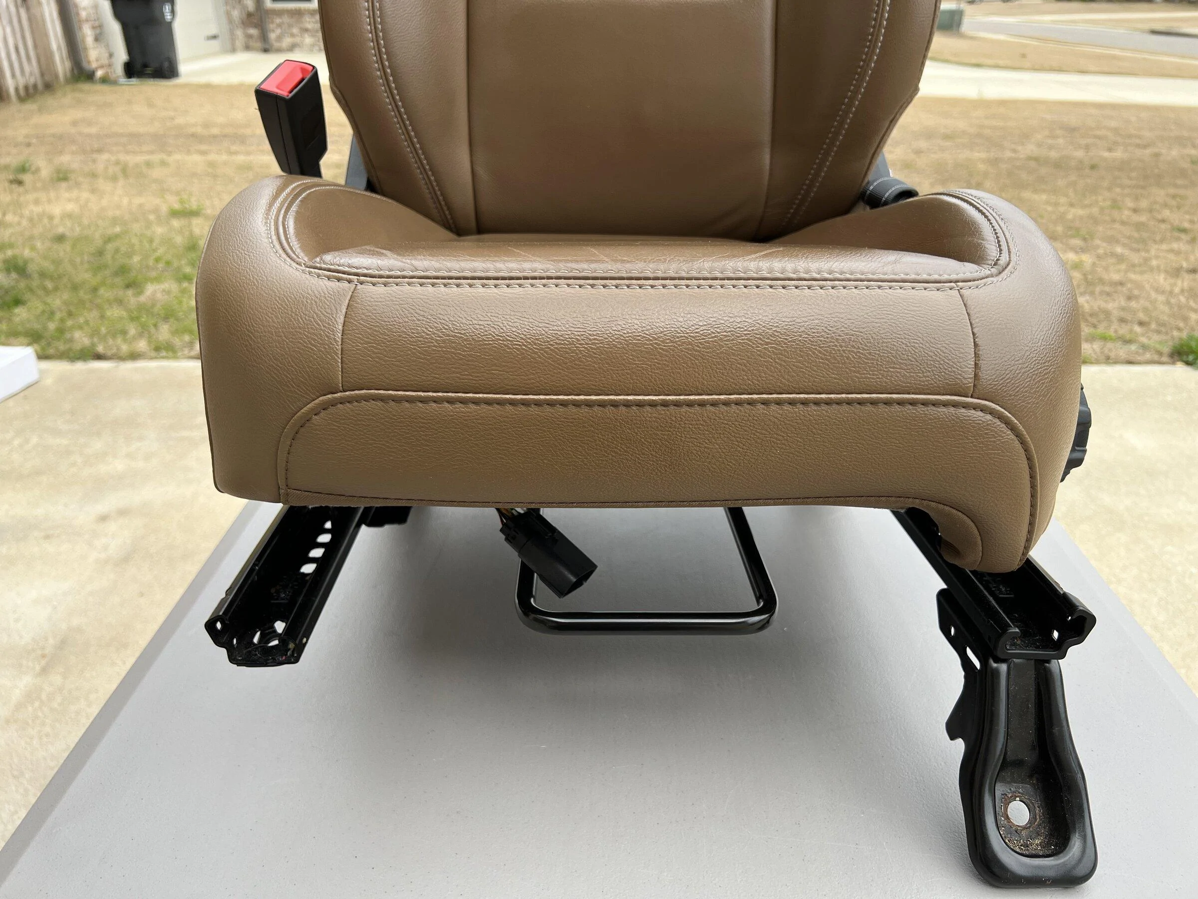Jeep Gladiator Saddle Brown Heated Rubicon Seats w/ Leather Topped Console E1AC19F9-2747-4D31-AE0D-187E2D0A6D68