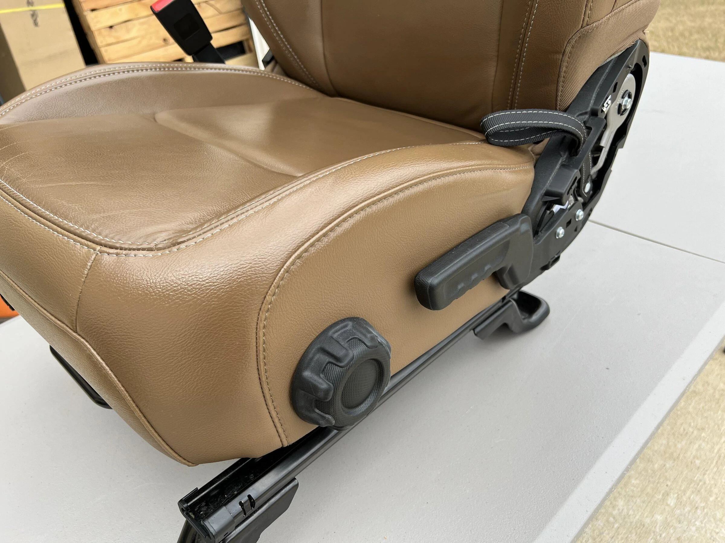 Jeep Gladiator Saddle Brown Heated Rubicon Seats w/ Leather Topped Console C5A942C6-8ABA-4FF0-A5A9-5C2D774AA0B5