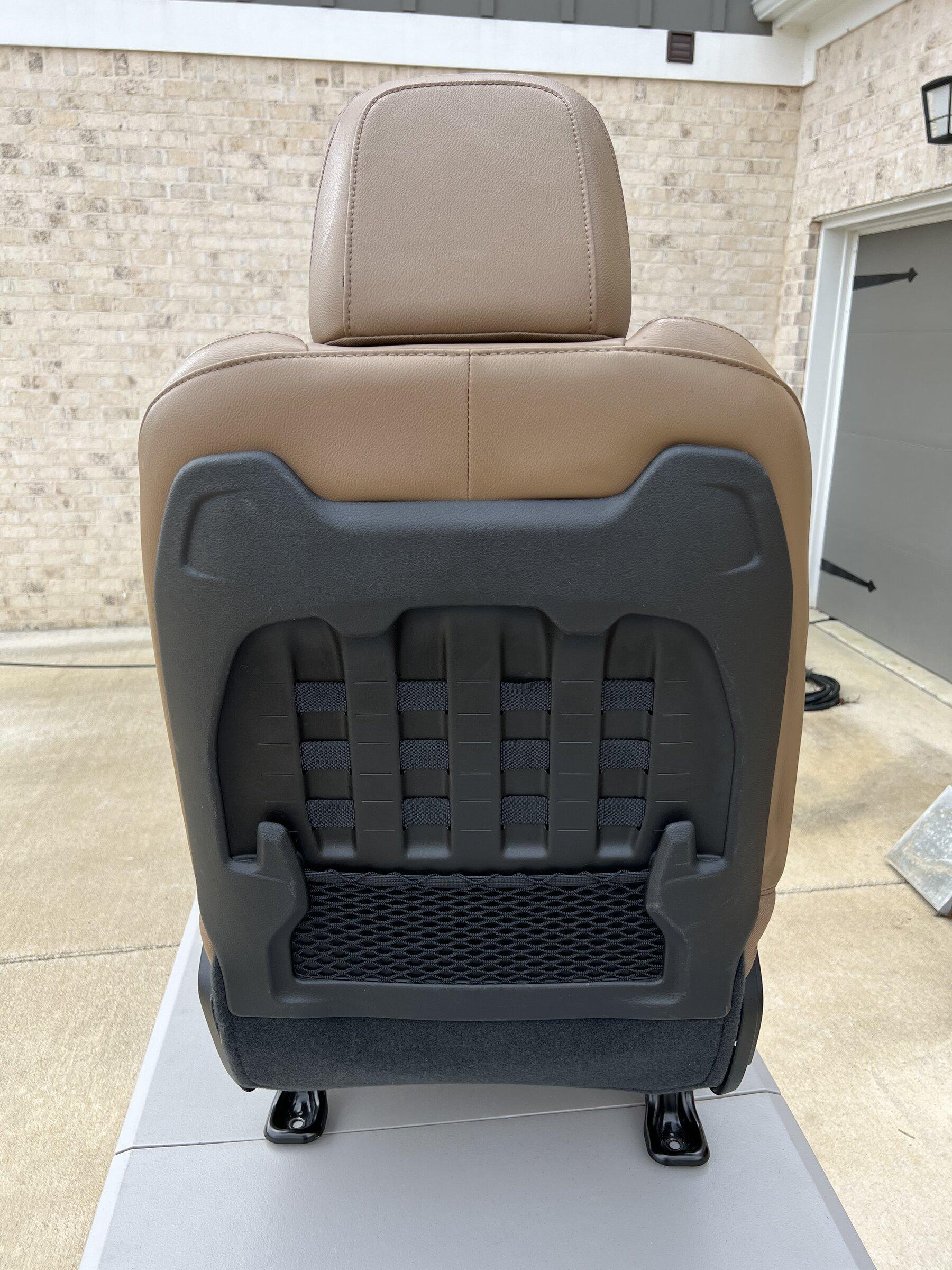 Jeep Gladiator Saddle Brown Heated Rubicon Seats w/ Leather Topped Console 8698D960-8930-4798-89CB-C9B0891F75E4