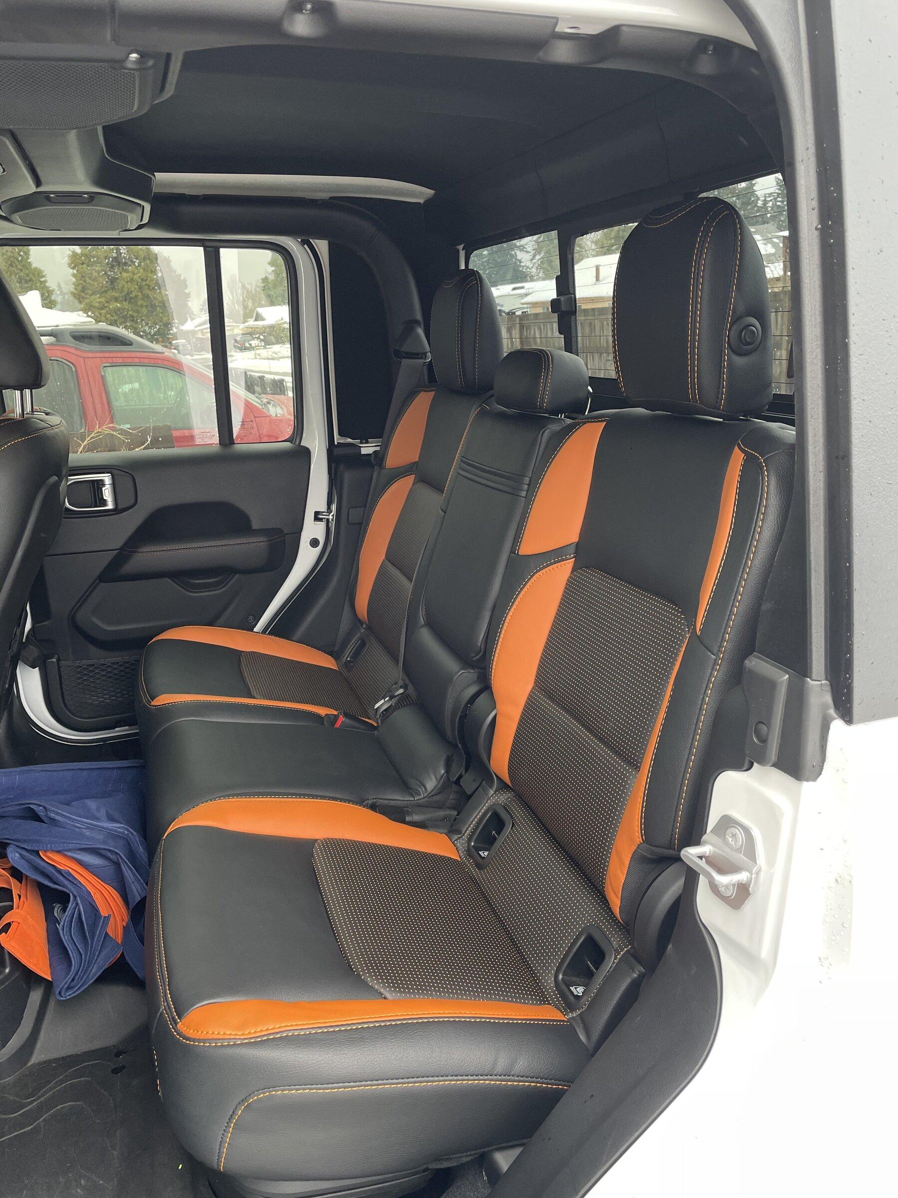 Jeep Gladiator New leather interior 42F6401C-EECF-4B28-9F39-3E2EF5DF69C2