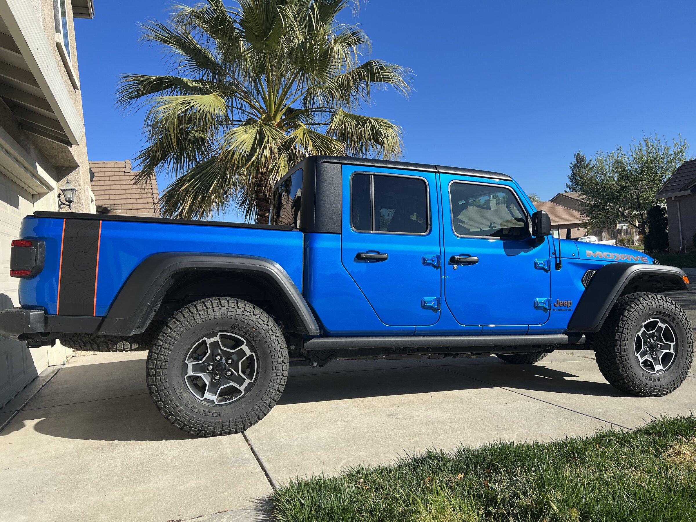 Jeep Gladiator Stickers and decal pics! 278647E8-1299-47AB-B6C7-3E3A38F7759C