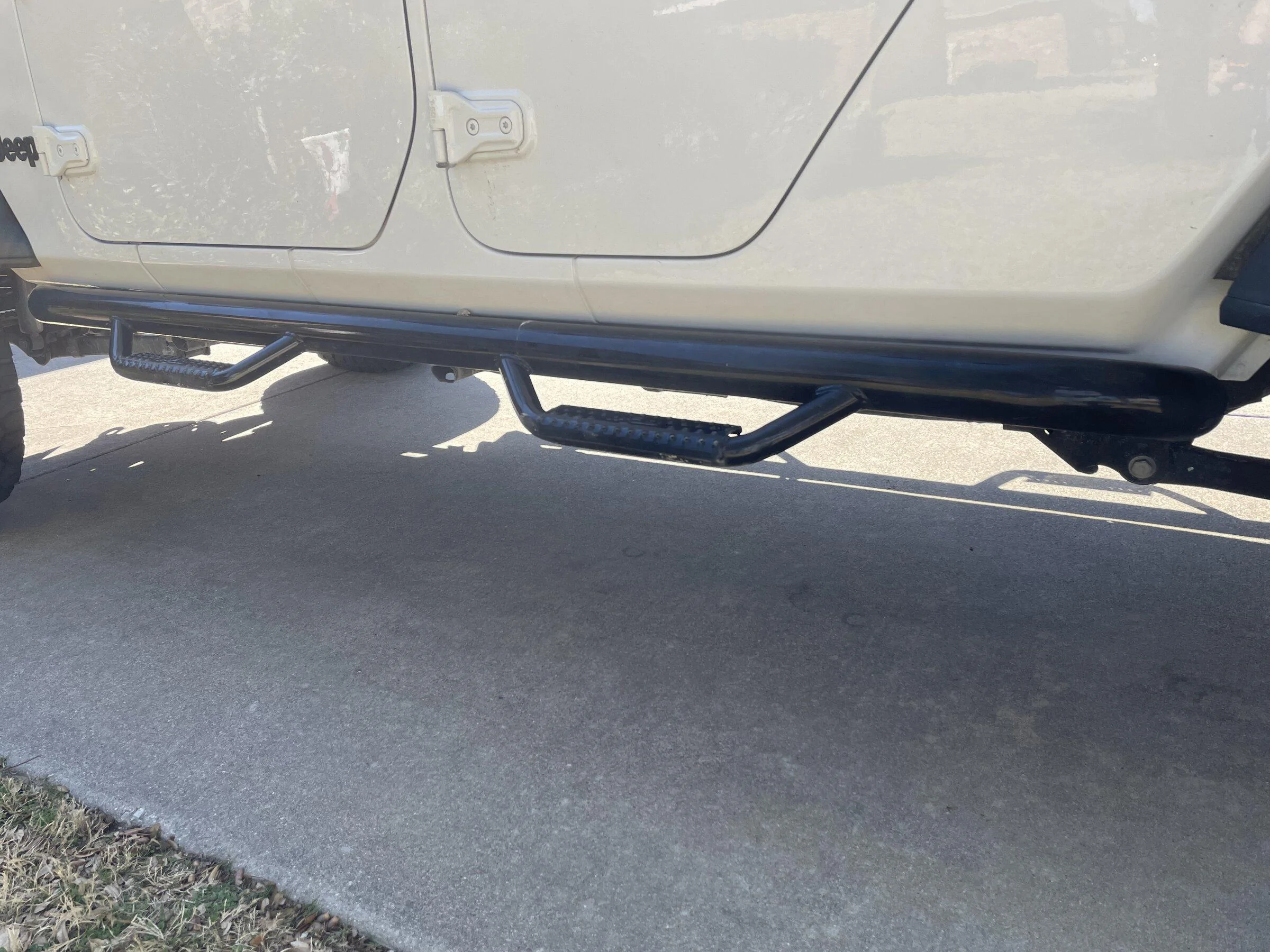 Jeep Gladiator 2020 Bright White Max Tow ECAF6E5C-BED2-49AB-B89A-7CE5B5E11AD2