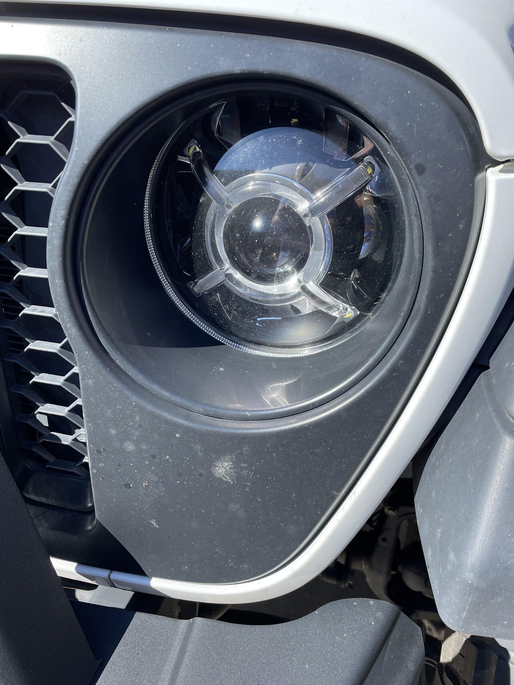 Jeep Gladiator 2020 Bright White Max Tow CC99546A-D271-4B7E-AFB2-D0F061ADD78C