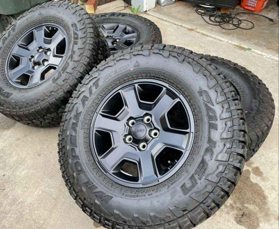 Jeep Gladiator Set of 4 - 285/70r17 Falken AT3W + Gladiator Mojave wheels W/ TPMS sensors. $1,200 277082178_5053242758065574_9011180849152571880_n