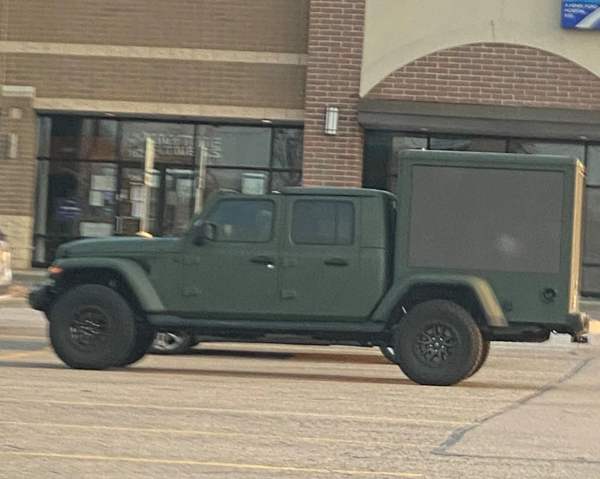 Jeep Gladiator Are you on here? Box truck 1