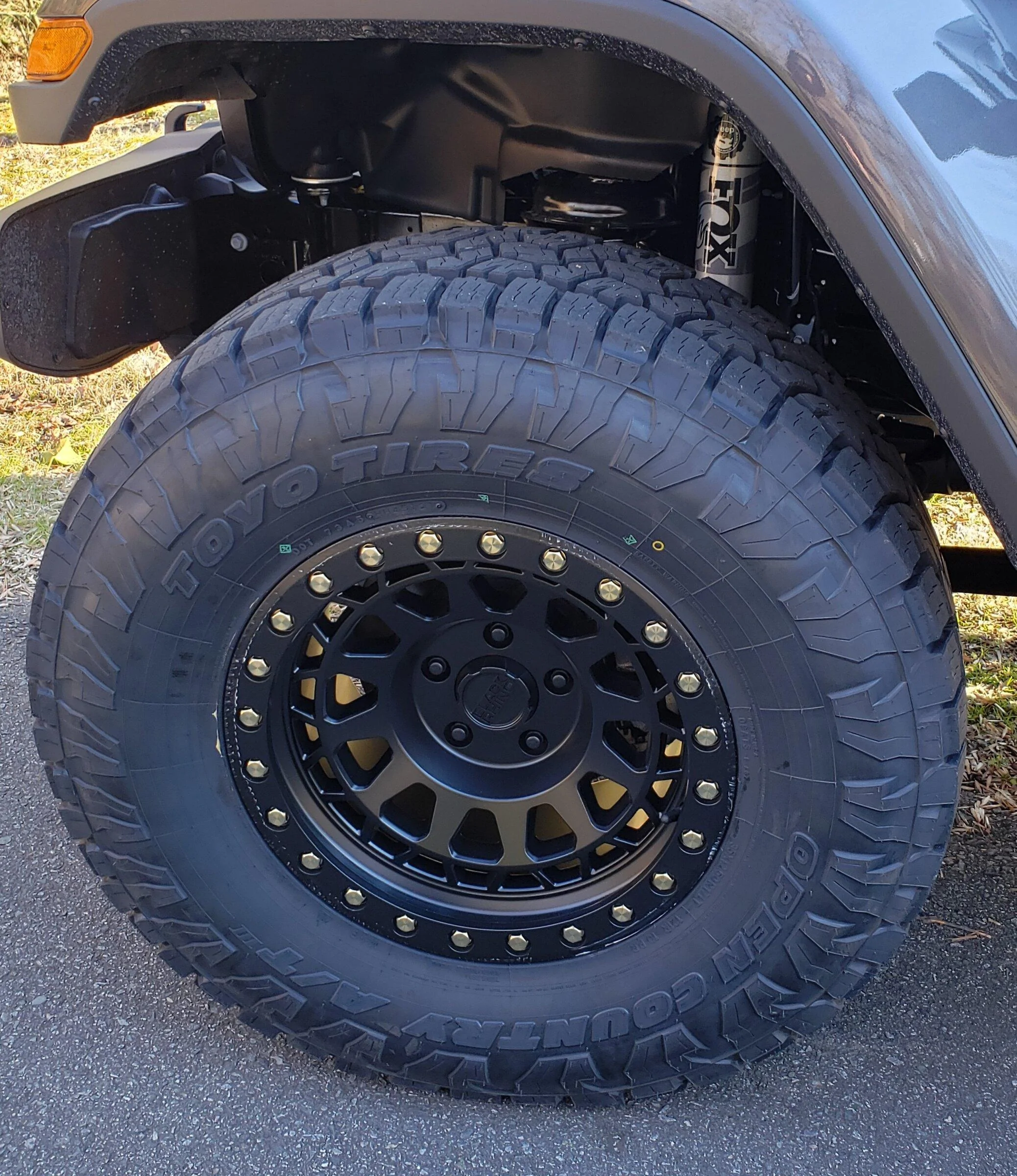 Jeep Gladiator Toyo Open Country A/T III. 285/75s vs 35x11.5s 20220325_004915