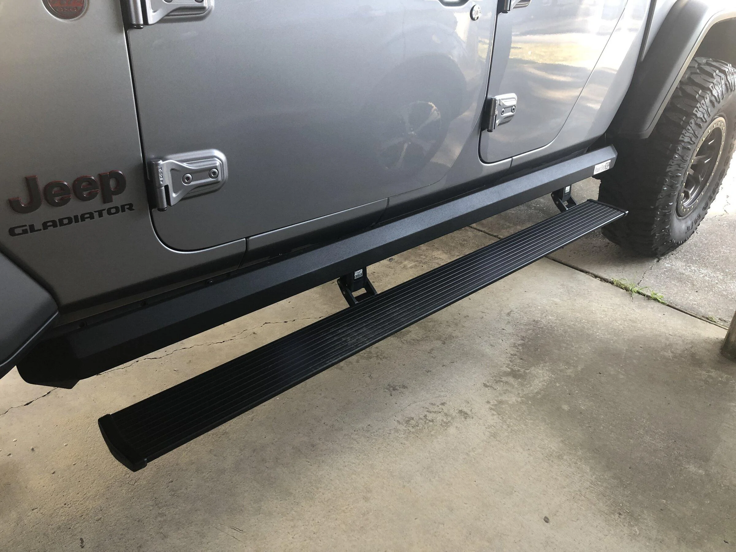 Jeep Gladiator Please show me your Steps 67A1F8F6-696D-4B00-941E-66749033F46A