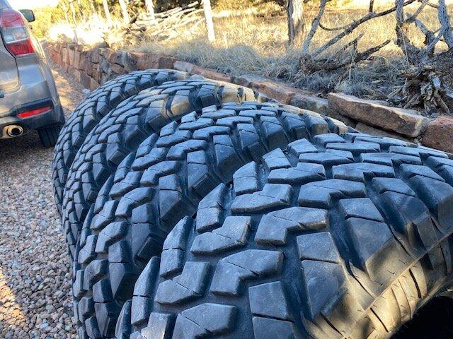 Jeep Gladiator Rubicon Factory Wheels with 35x12.50 Nitto Trail Grapplers IMG_3324