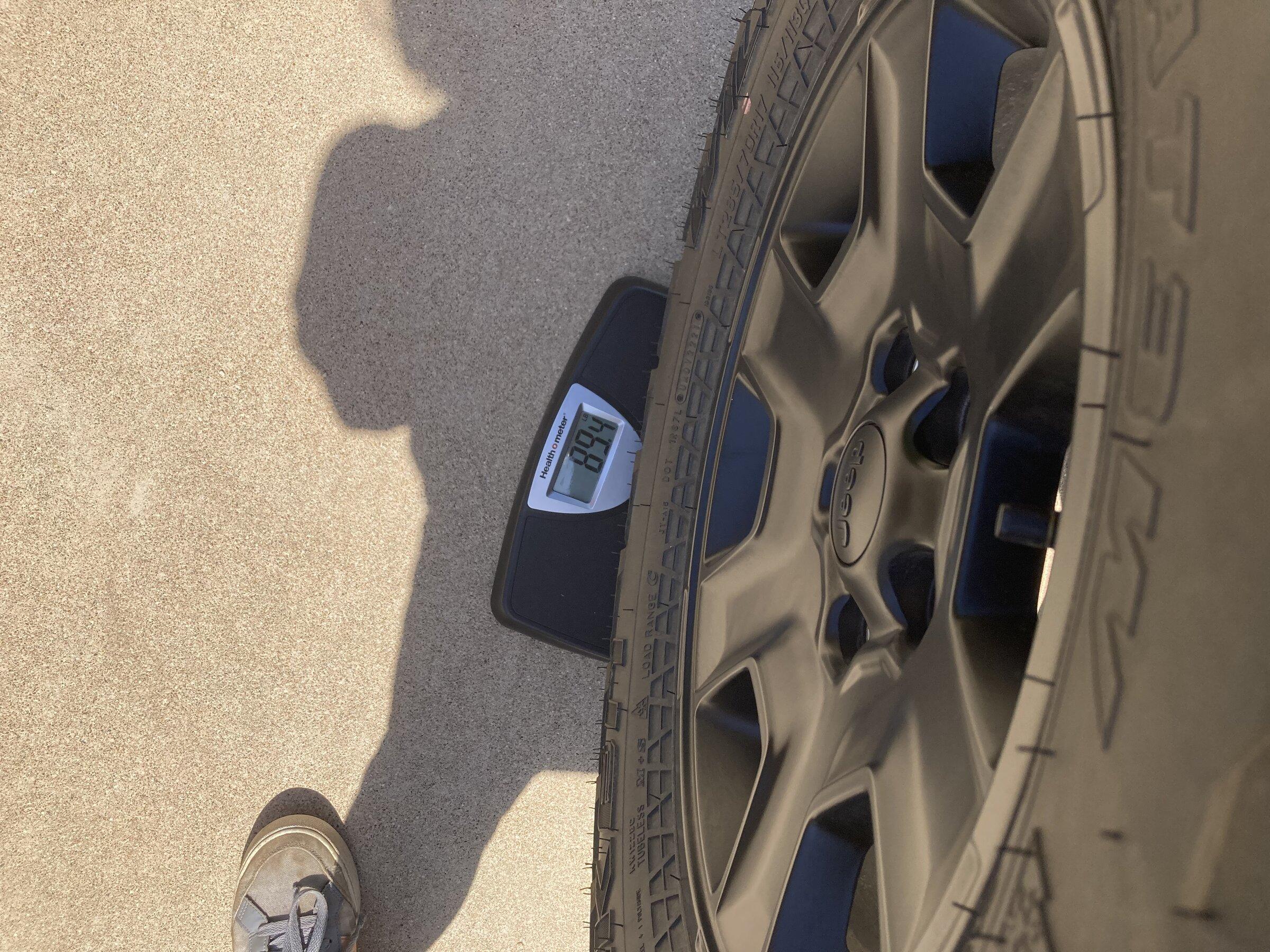 Jeep Gladiator 37’s on stock Mojave, no lift. e1d8315b-0e65-449f-847f-66d8c75942cd-jpe