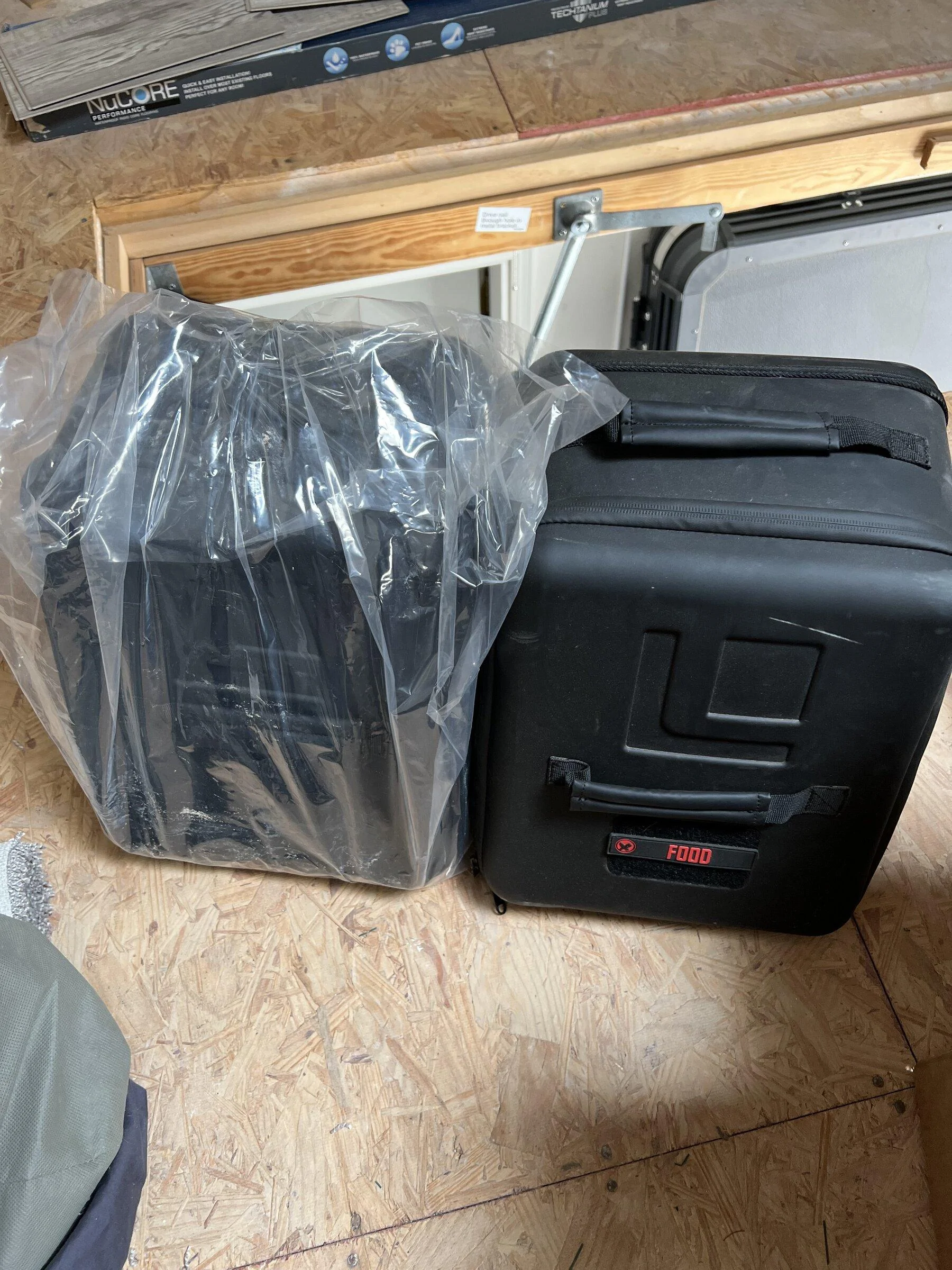 Jeep Gladiator Leitner Hydropod (New) and Gear Bags IMG_1422