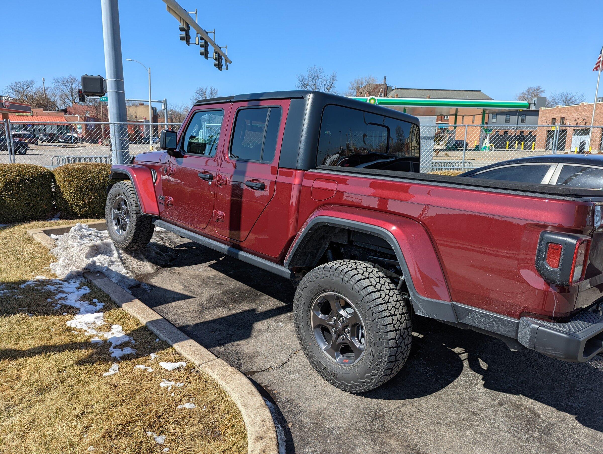 Jeep Gladiator Just wondering if it’s just me? PXL_20220227_175532755