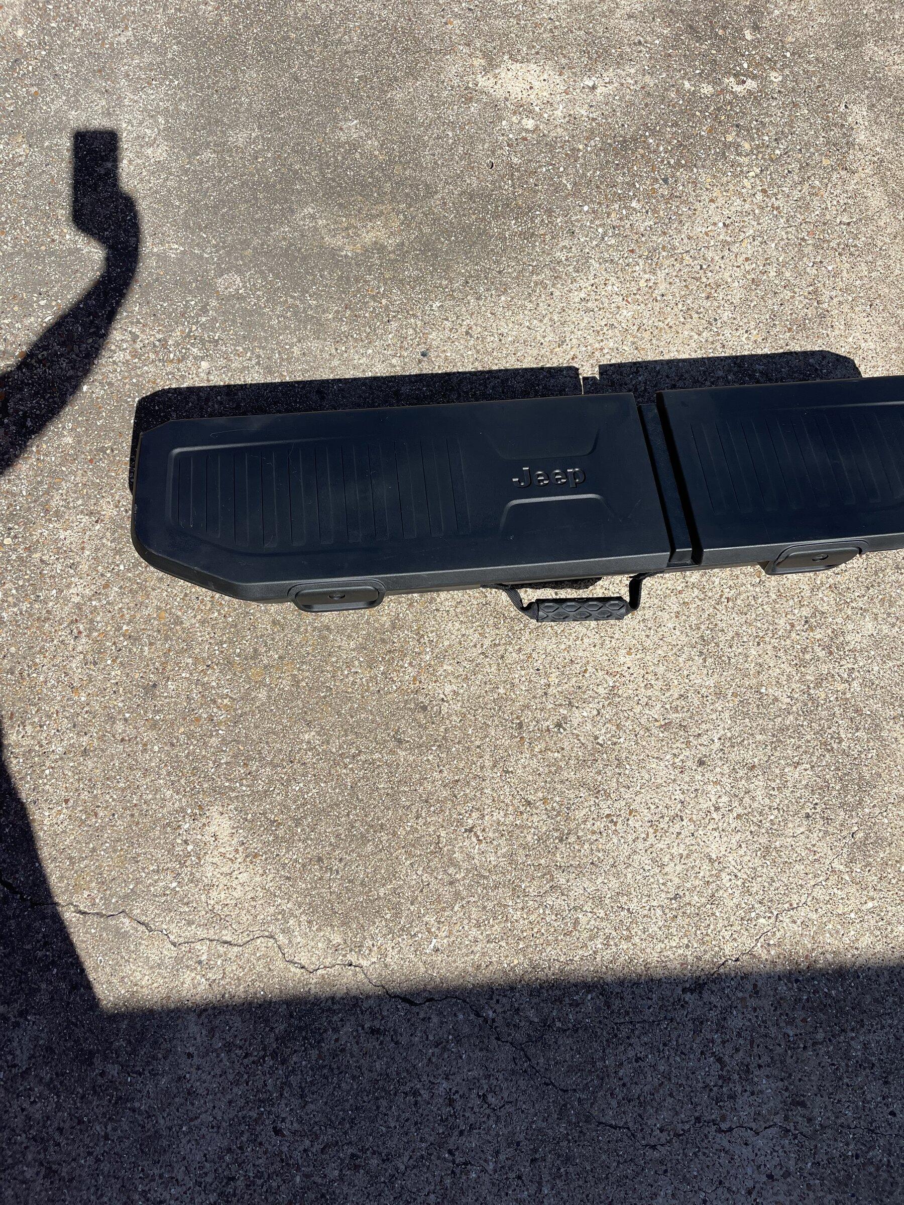 Jeep Gladiator Storage 809C2A4E-3FD3-4438-91F8-894ED215EEE6