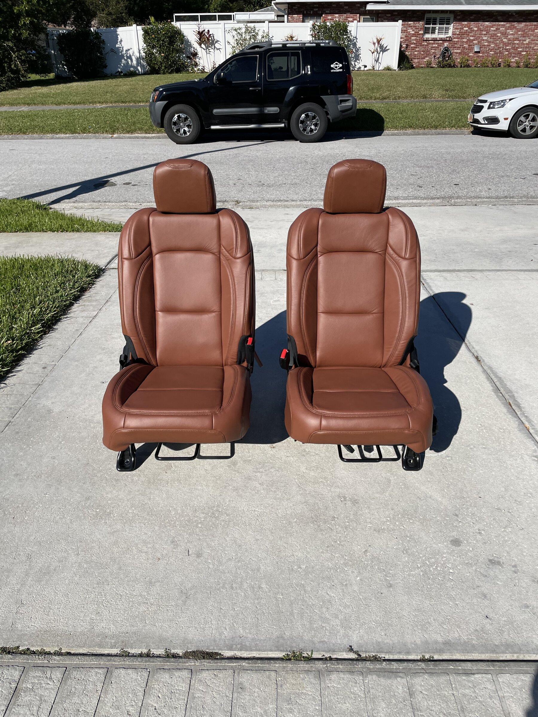 Jeep Gladiator New leather interior DE3971A6-55D6-435B-8649-87B94C02919F