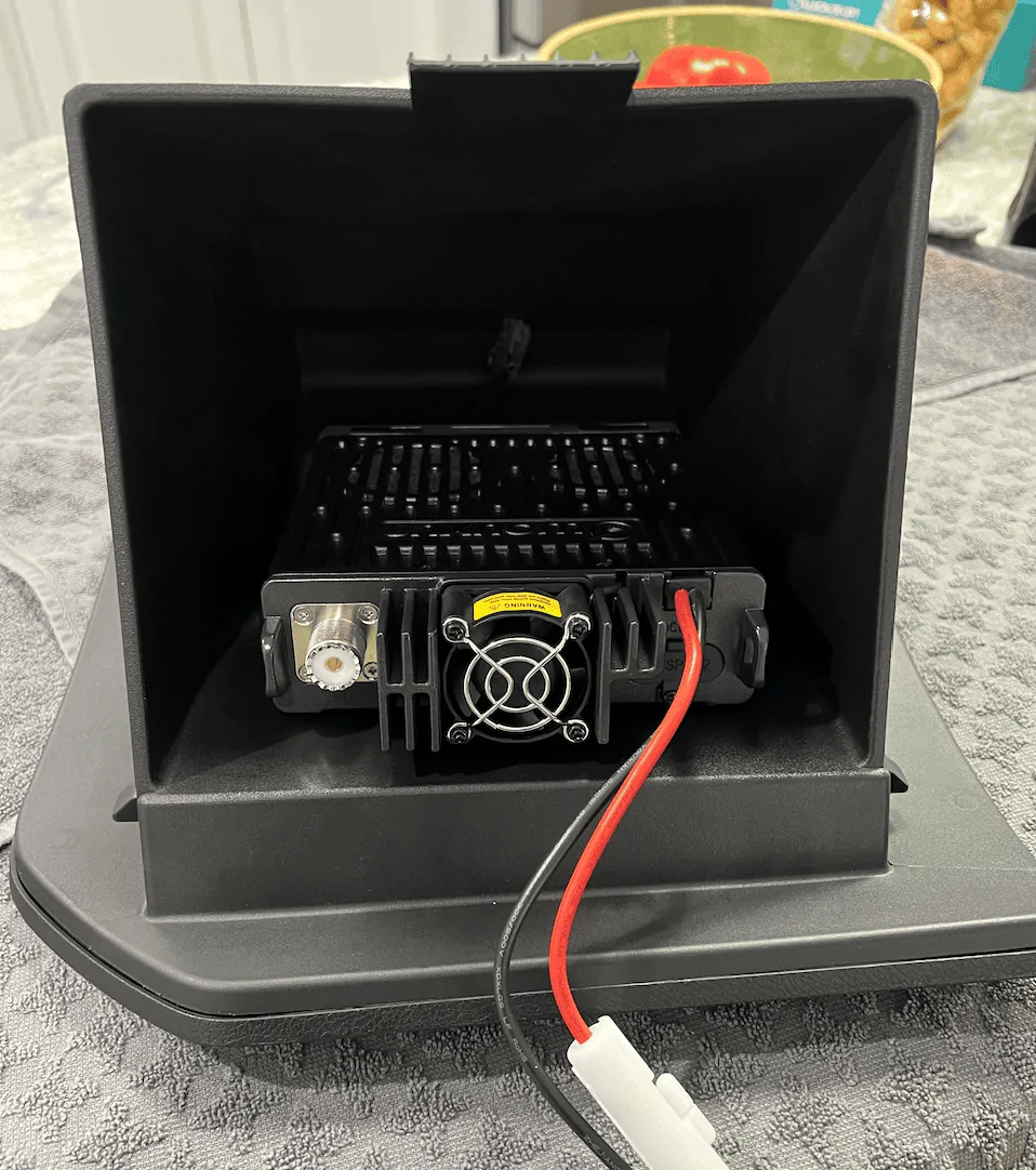 Jeep Gladiator Question: Jeep Gladiator GMRS Radio Mounted in Glove Box Screen Shot 2022-03-26 at 2.05.15 PM