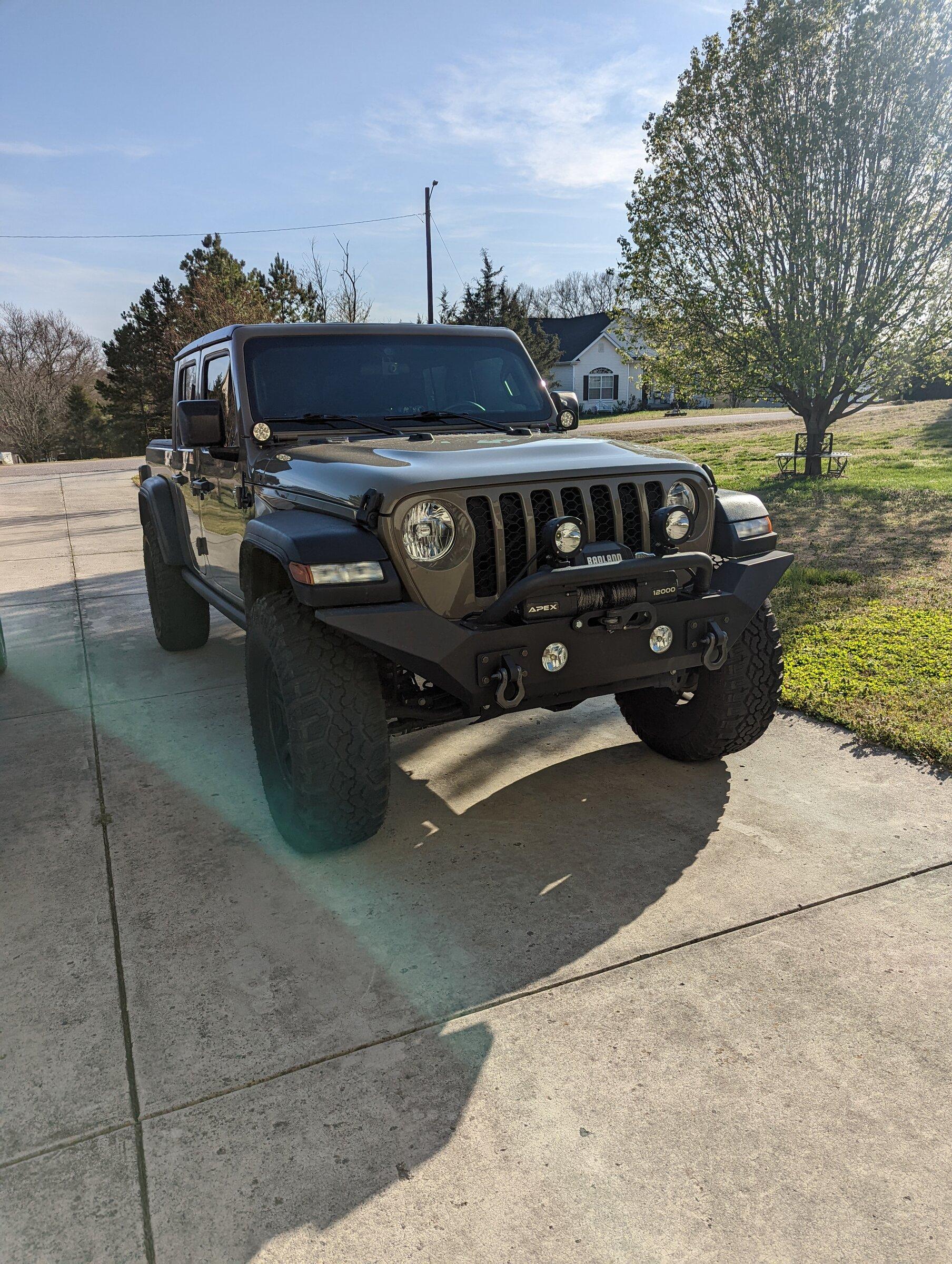 Jeep Gladiator That “tuck” though! - 37" BFG KO2 C with +25 mm Method Wheels - No Lift PXL_20220321_214256059.MP