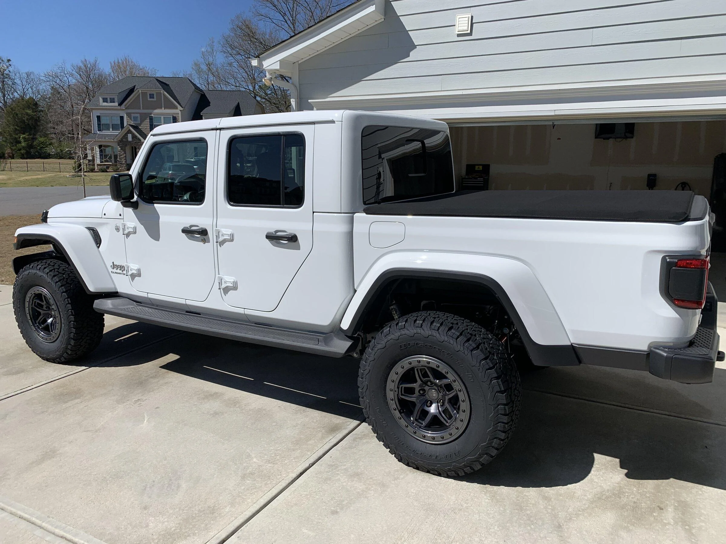 Jeep Gladiator BRIGHT WHITE Gladiator JT Club IMG_6097