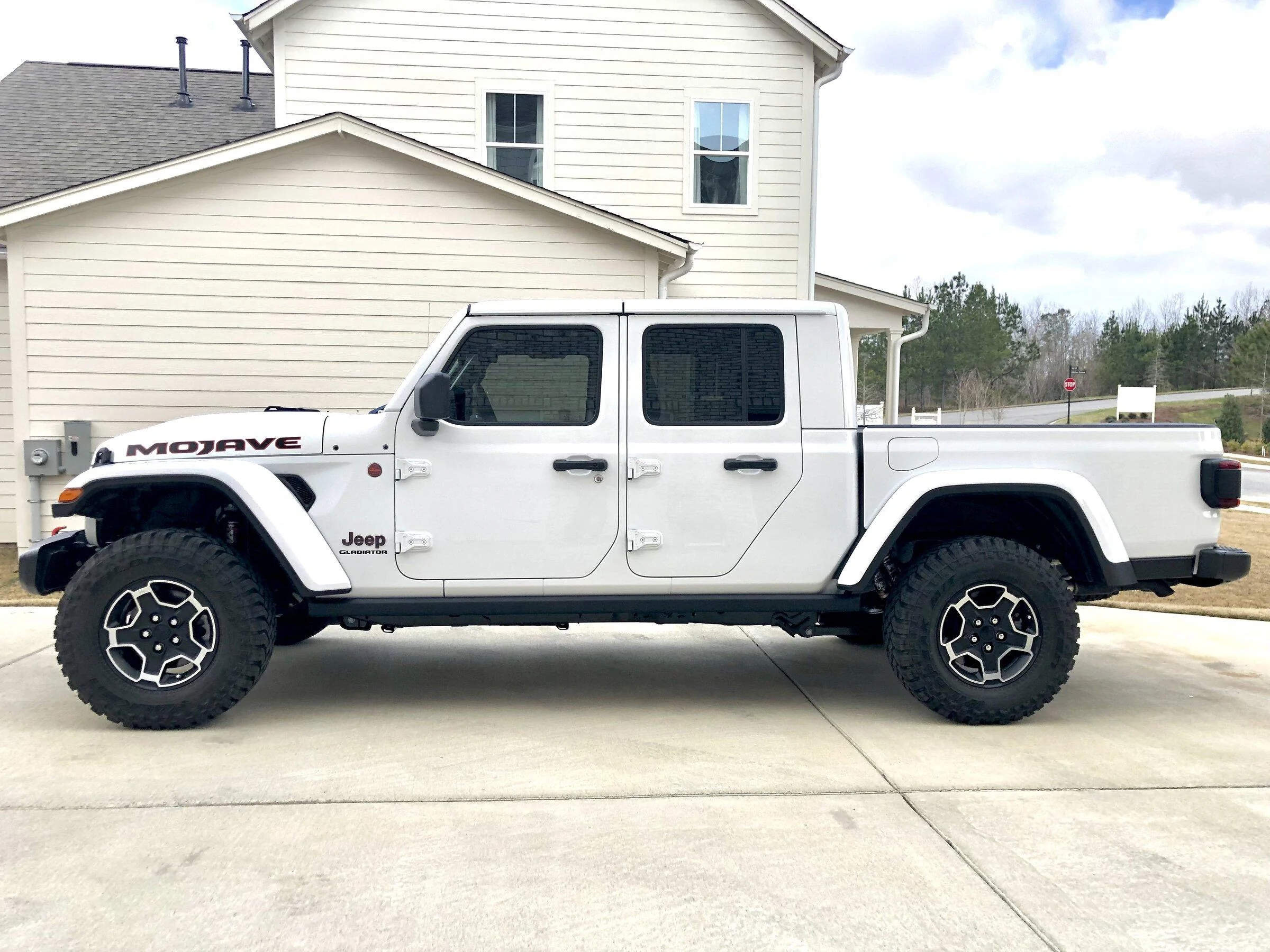 Jeep Gladiator Silvertruck’s Mojave 63628282-2AE5-404D-A646-4876E6EEE3C2