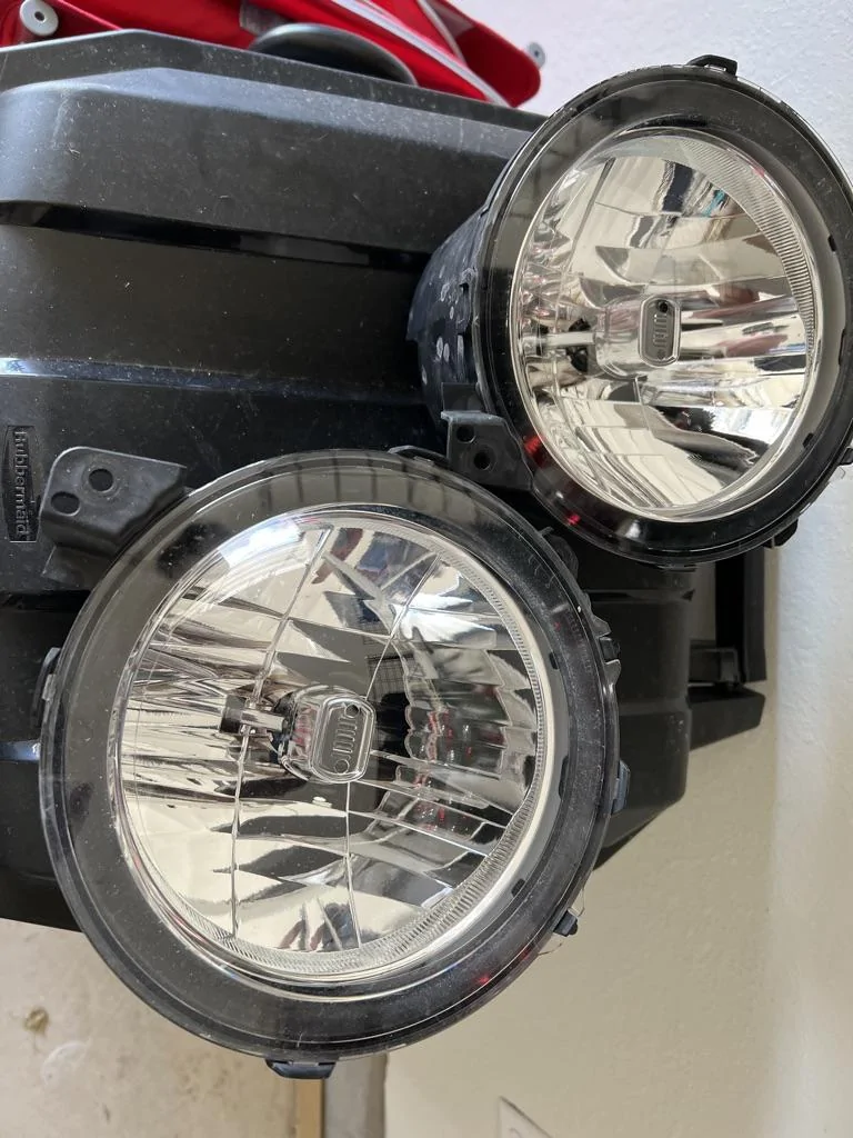 Jeep Gladiator 2021 Full Halogen Set 5B90D425-7BB9-4D91-901F-F6A709F7A8B7_1_105_c