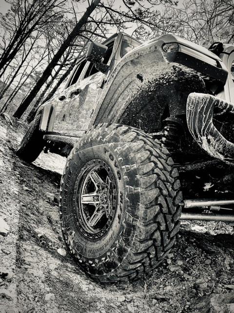 Jeep Gladiator Silvertruck’s Mojave 3D57C8CF-6A65-47D9-82F0-B421D2AE3BE9