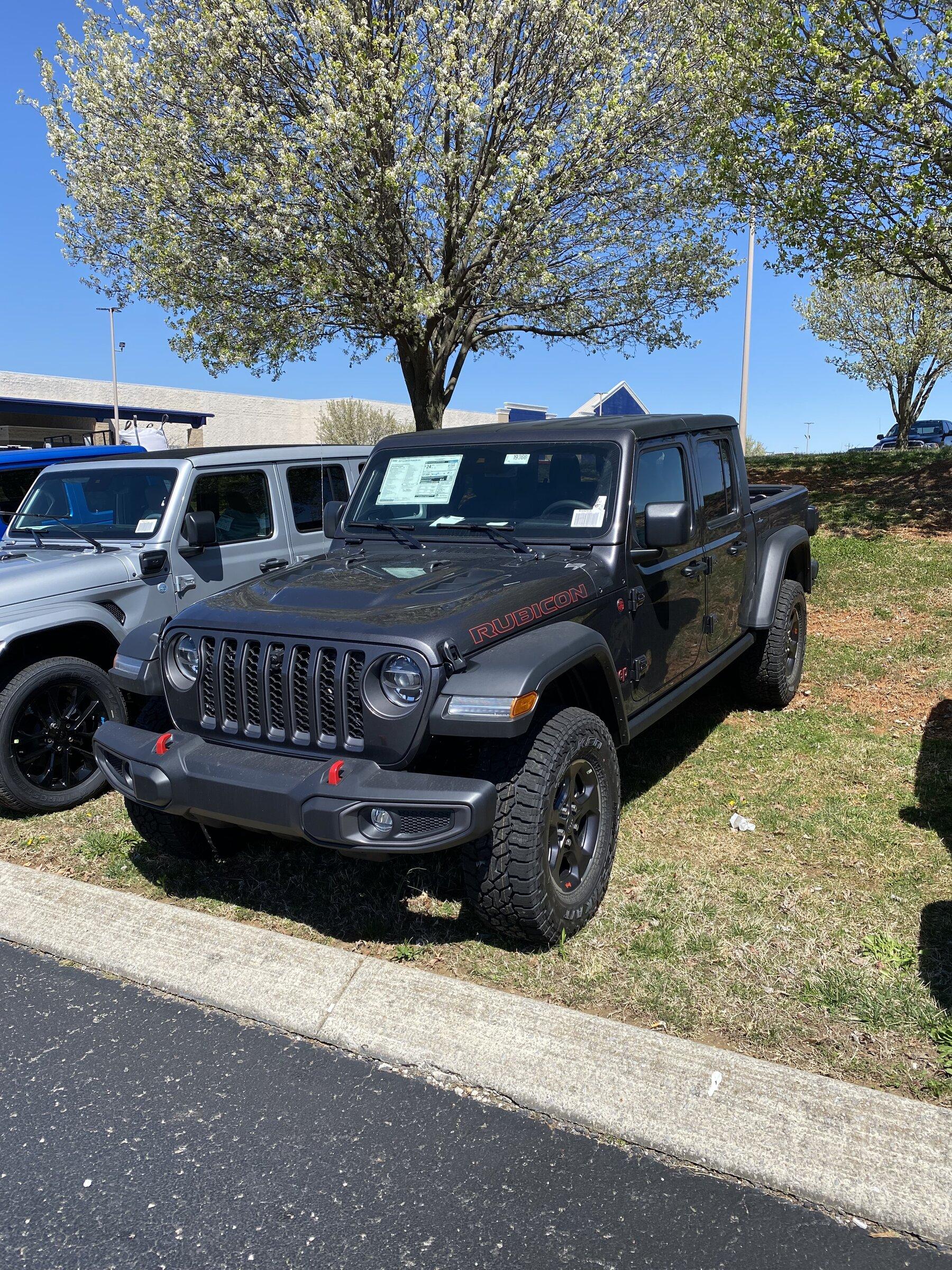 Jeep Gladiator Gupton Motors up to 8% below invoice JTRD-DG2