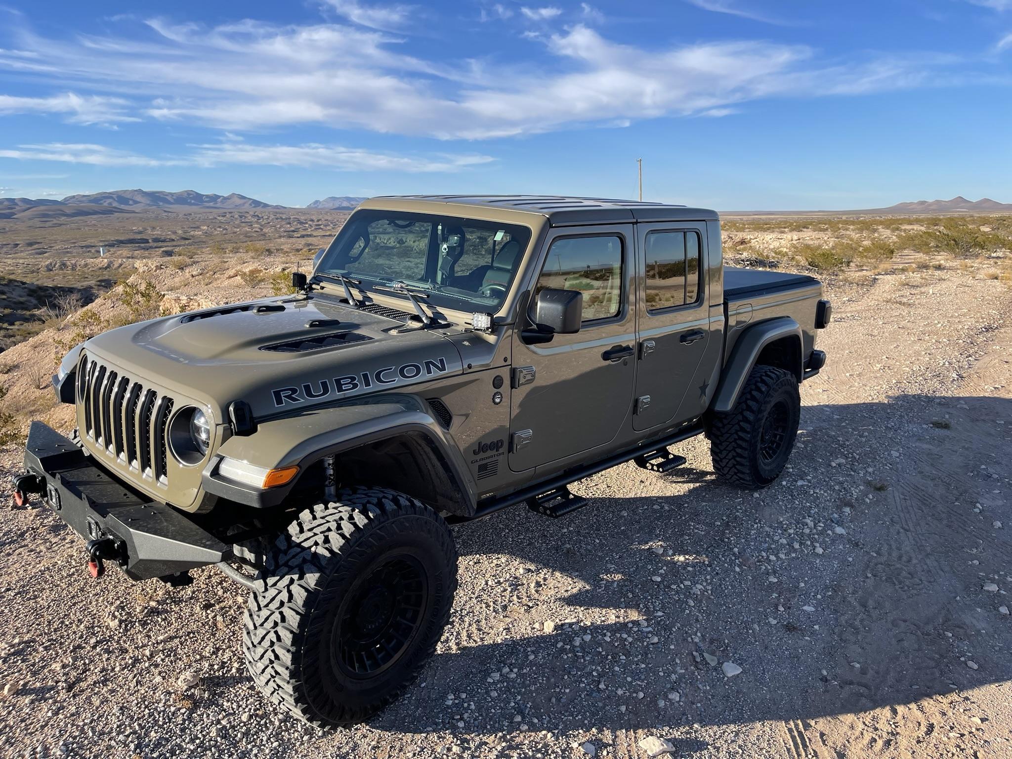Jeep Gladiator Who's In The Middle? (lift) BEA6445D-261F-46D2-99CA-CA75830BBE48