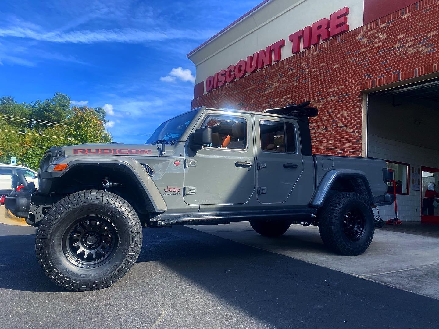 Jeep Gladiator SHOW ME YOUR WHEELS! 66874676-D1A4-4A22-8557-BA09B4E5553F