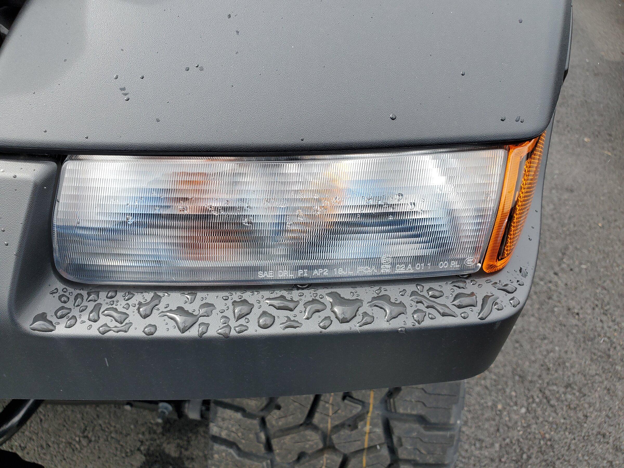 Jeep Gladiator Confused about fenders and DRL/turn signals (Sport or Sport S fitment). 20220327_150448