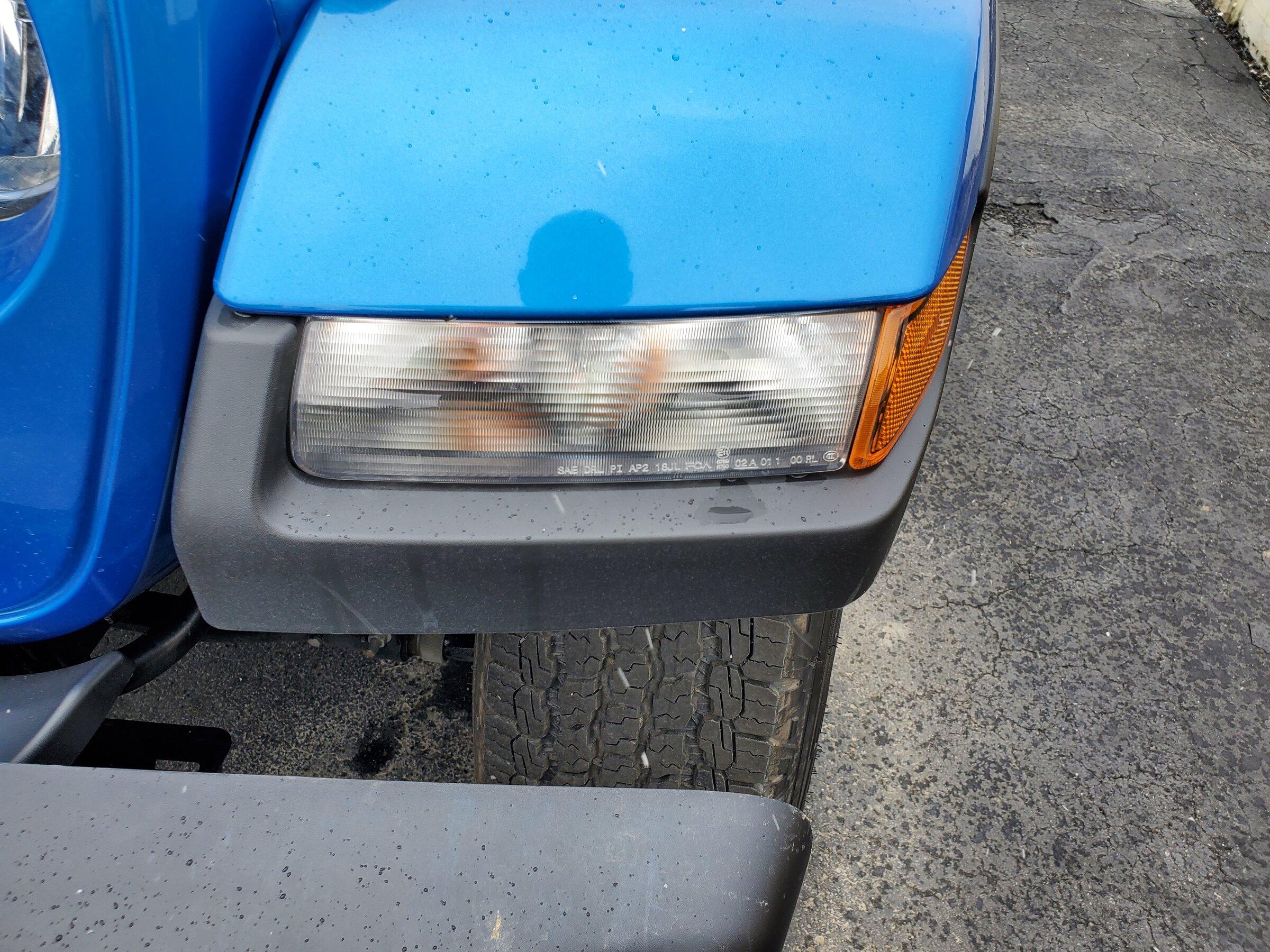 Jeep Gladiator Confused about fenders and DRL/turn signals (Sport or Sport S fitment). 20220327_122010