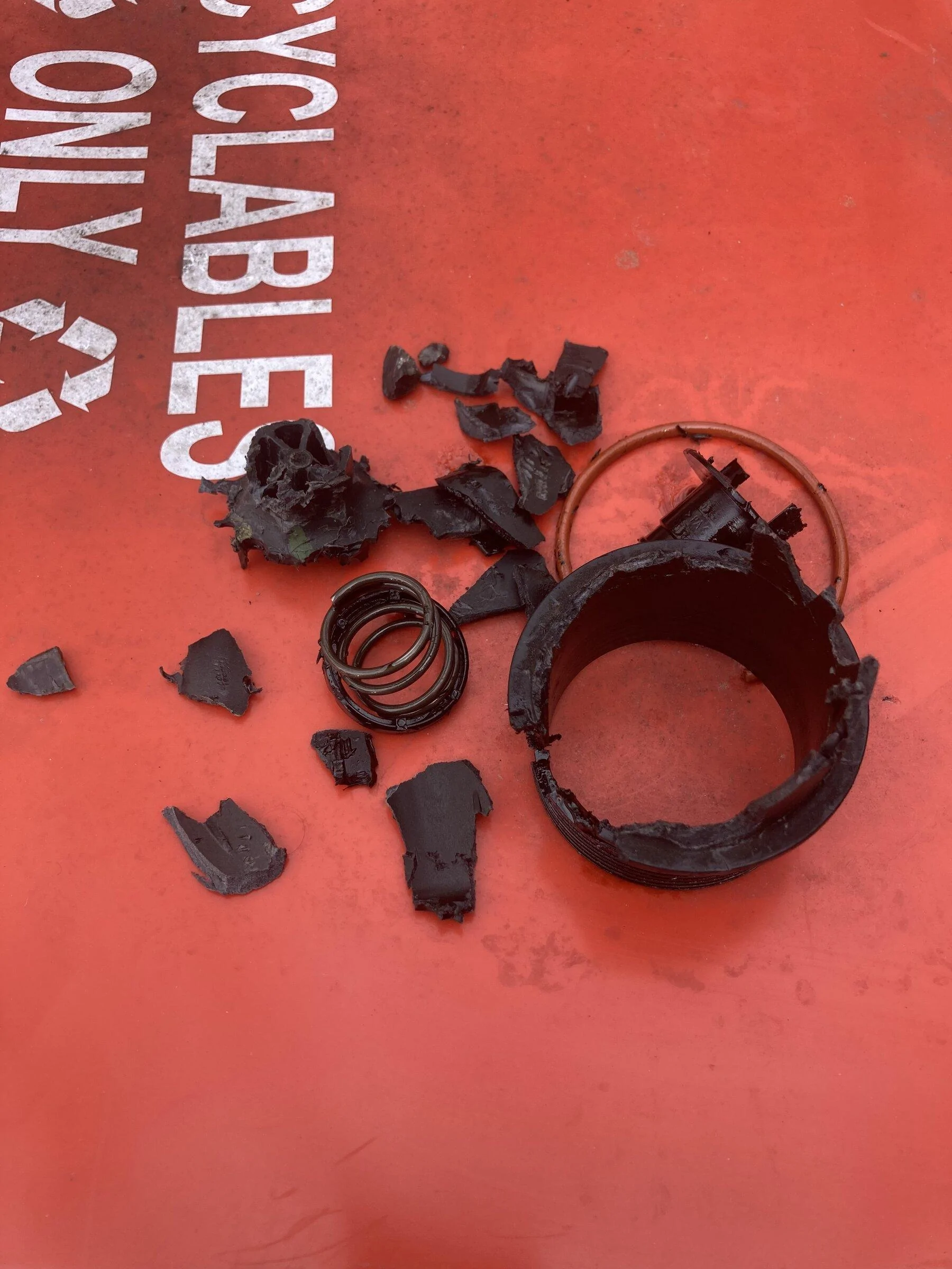 Jeep Gladiator Rounded oil filter cap IMG_0218