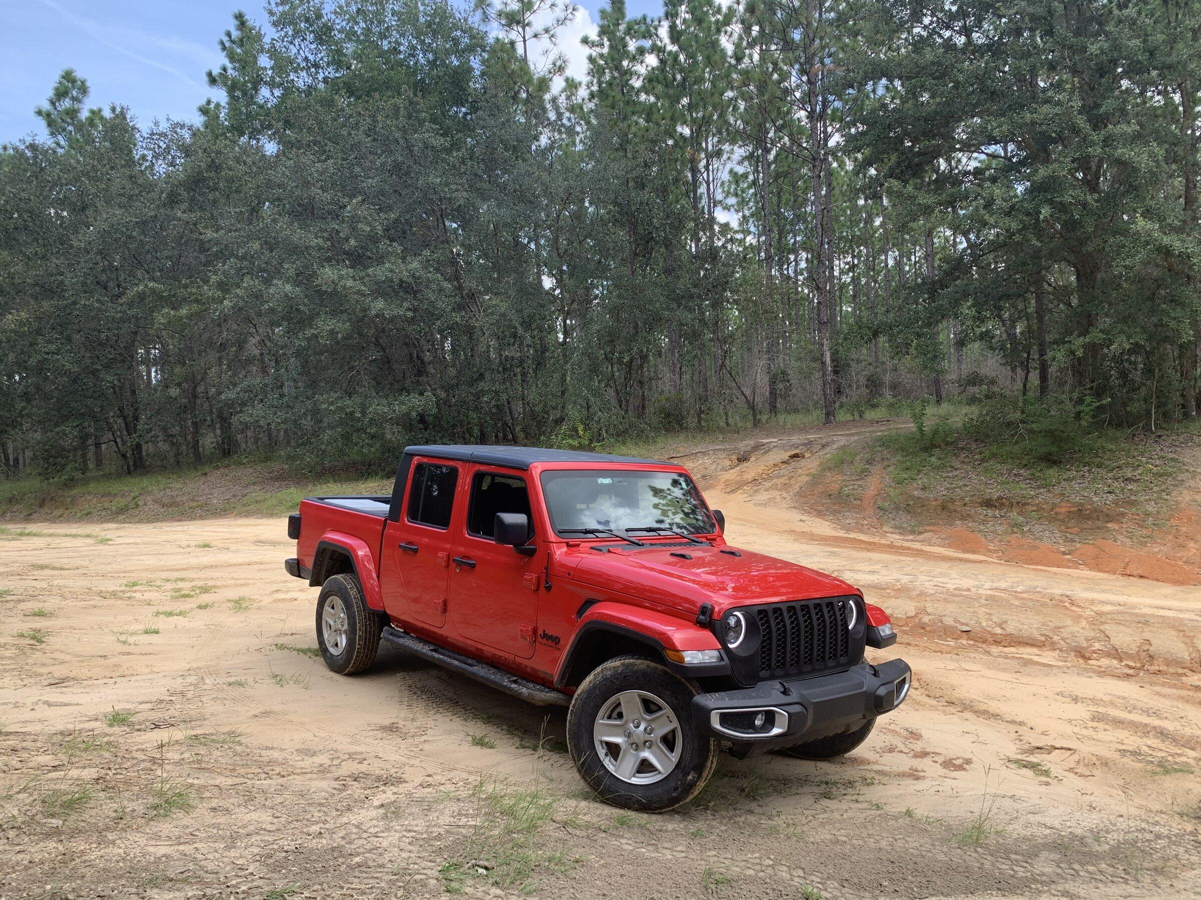 Jeep Gladiator Confused about fenders and DRL/turn signals (Sport or Sport S fitment). 339B15AF-6315-410B-8FA9-535475F97FF1