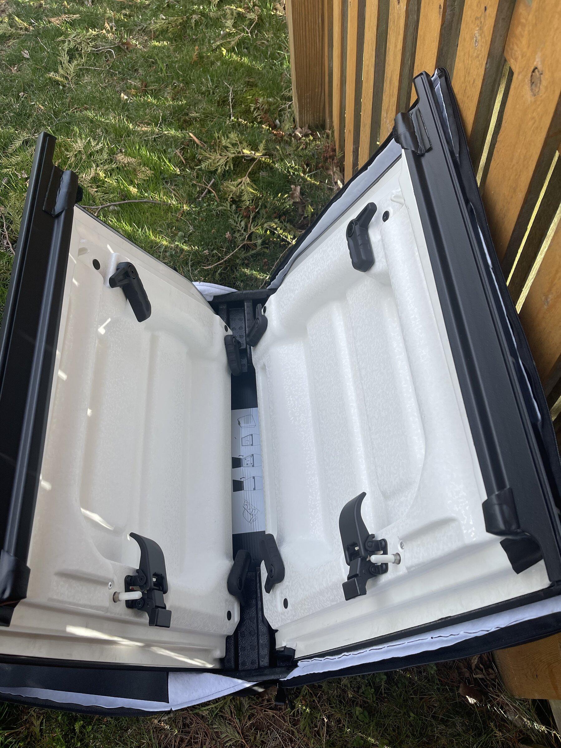 Jeep Gladiator JL/JT 2018-2022 Freedom panels  (driver and passenger) plus storage. bag in excellent condition- $550.00 (shipping included) C6CCA649-3849-4152-93A8-36C2CDA8500B