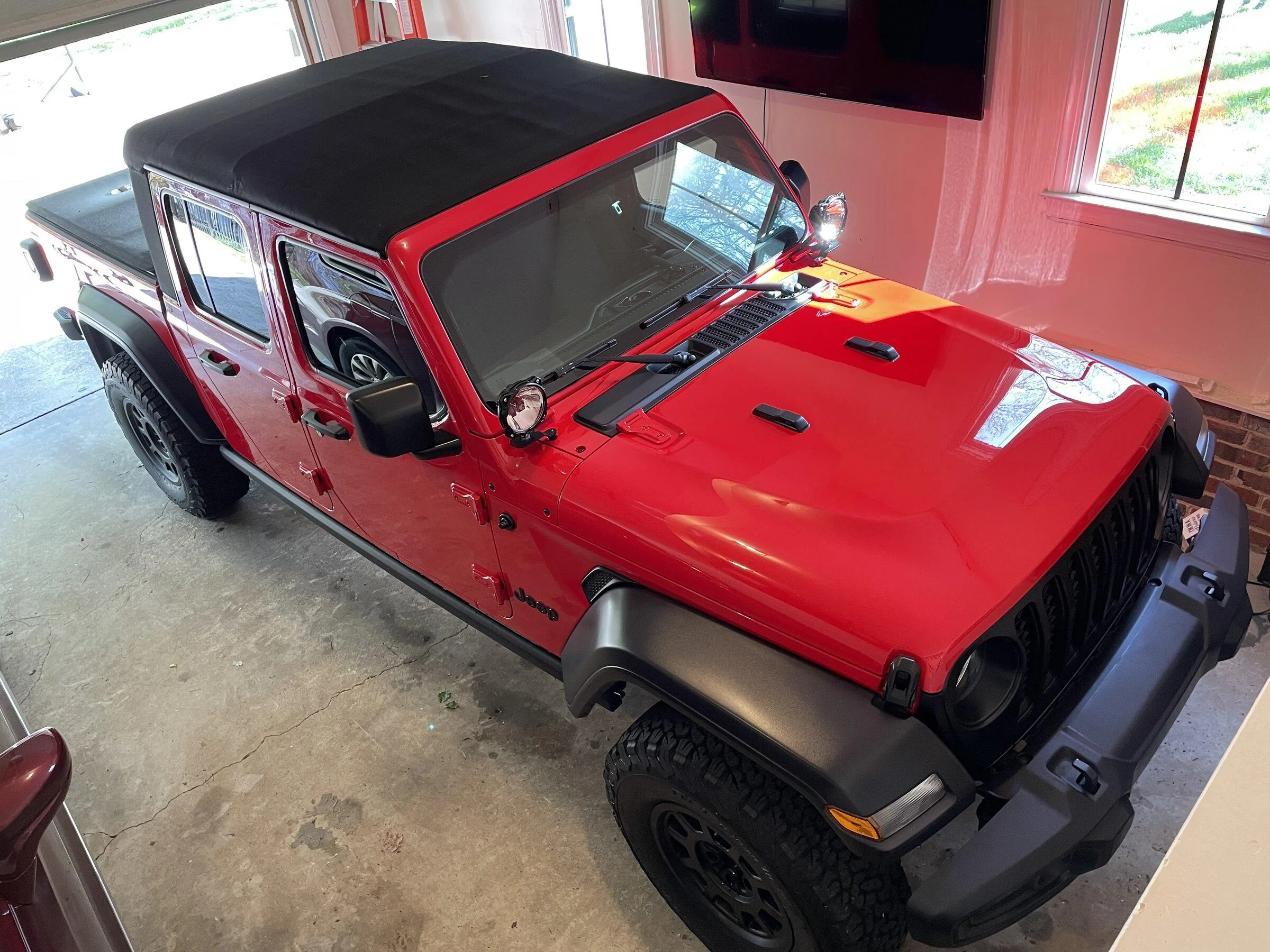 Jeep Gladiator Keeping your Jeep shiny clean when parked outside? 184027D8-FA9E-4602-9104-64F801F391F1