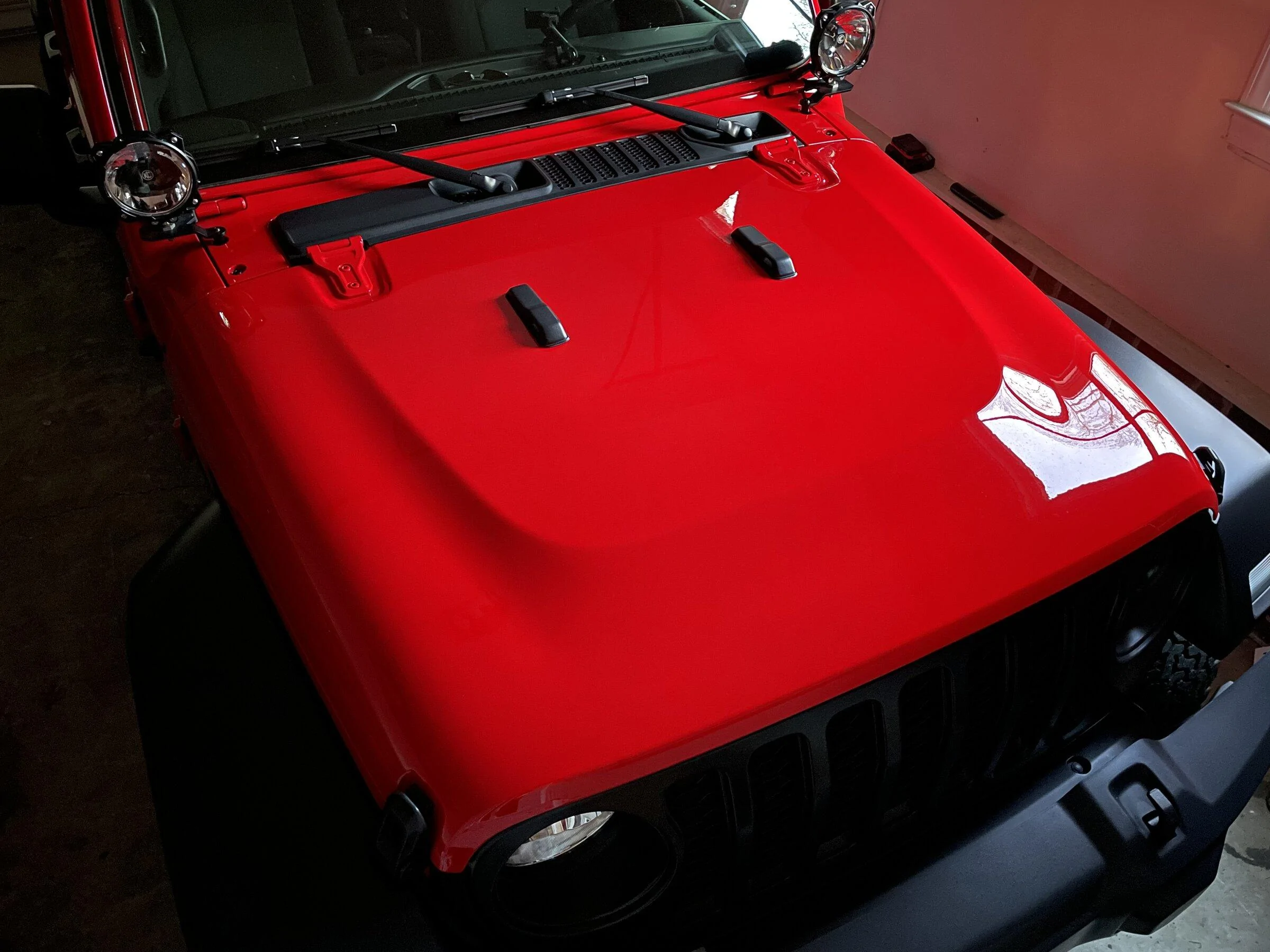 Jeep Gladiator Keeping your Jeep shiny clean when parked outside? CBC15DFD-A56A-43EA-97D2-11BB95376988