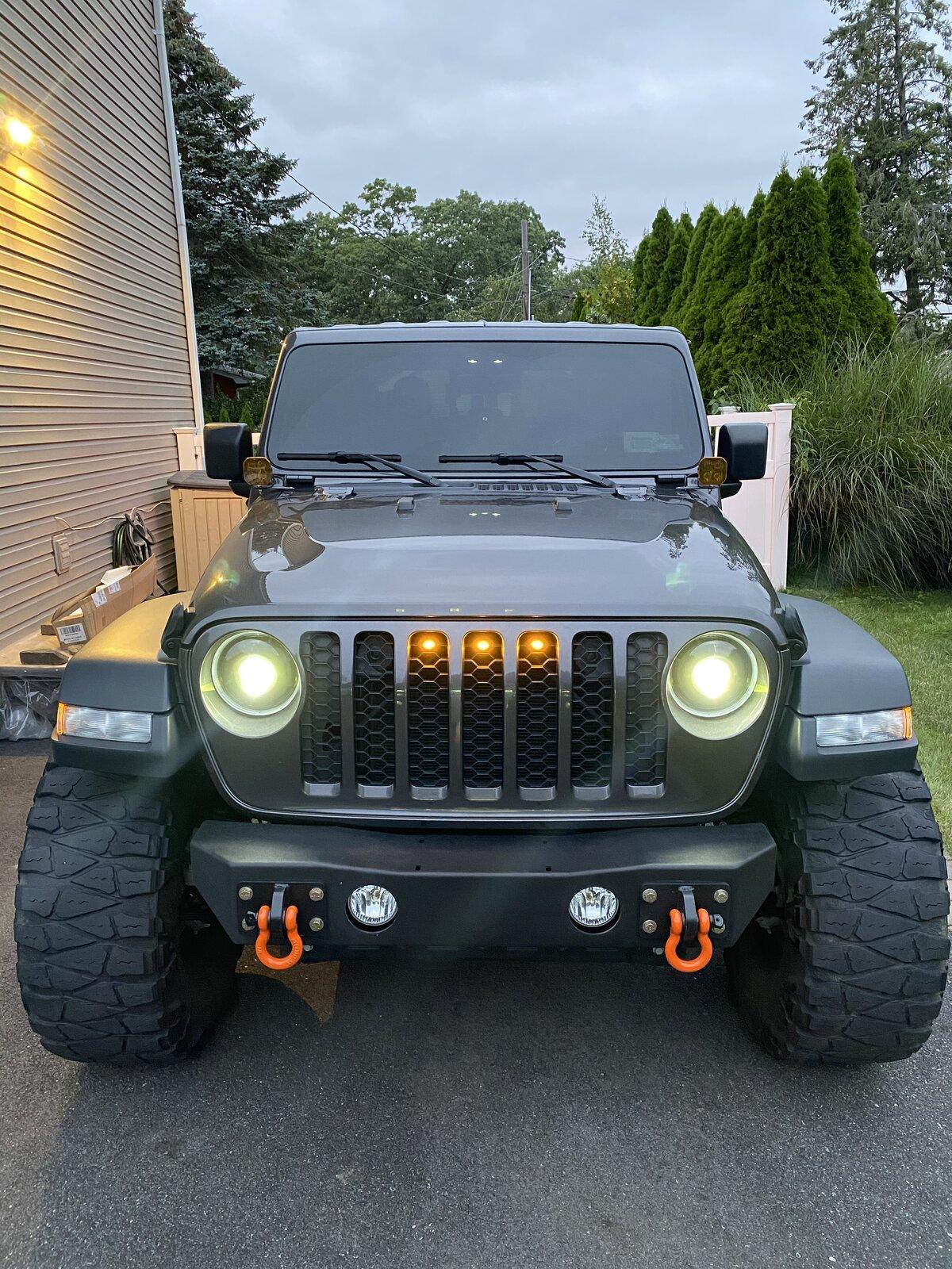 Jeep Gladiator Jeep gladiator prerunner lights 37F7F5C1-510D-4959-AA53-61BA15C3B9CC