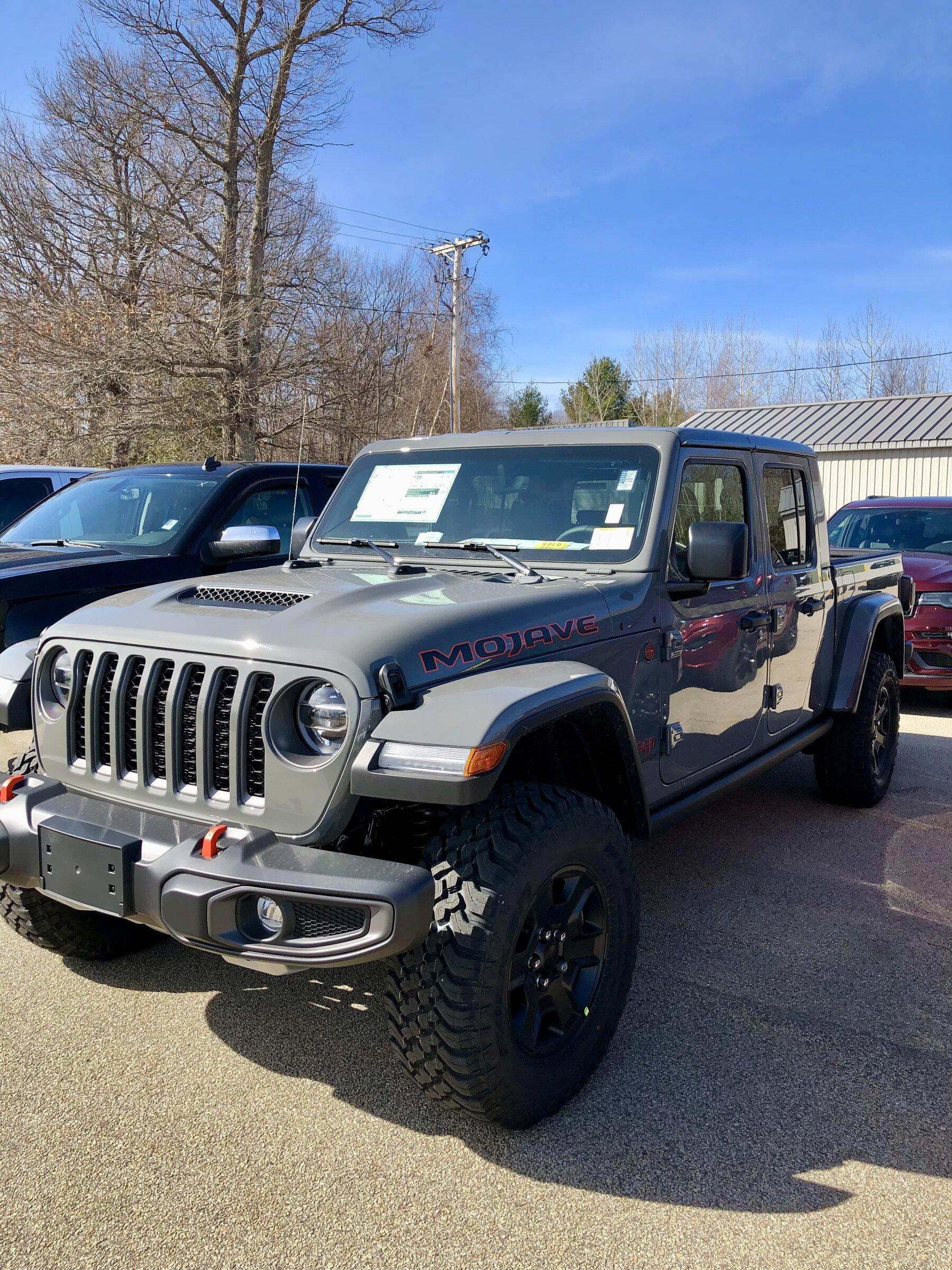 Jeep Gladiator STING GRAY Gladiator JT Club 778B01A4-FDDA-4F86-9BDF-4DE8A4733D8F