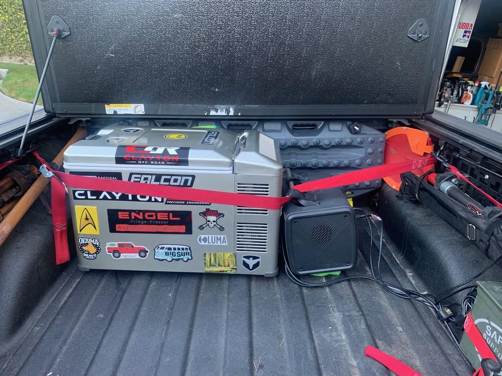 Jeep Gladiator Fridge in bed on slide k5Db1f