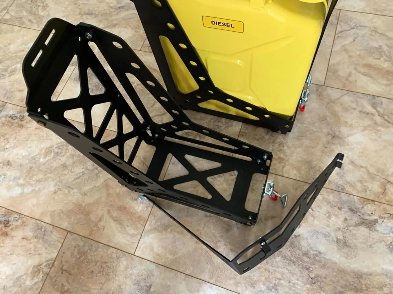 Jeep Gladiator Motobilt Jerry Can Mounts (Wavian in my case) side-empty