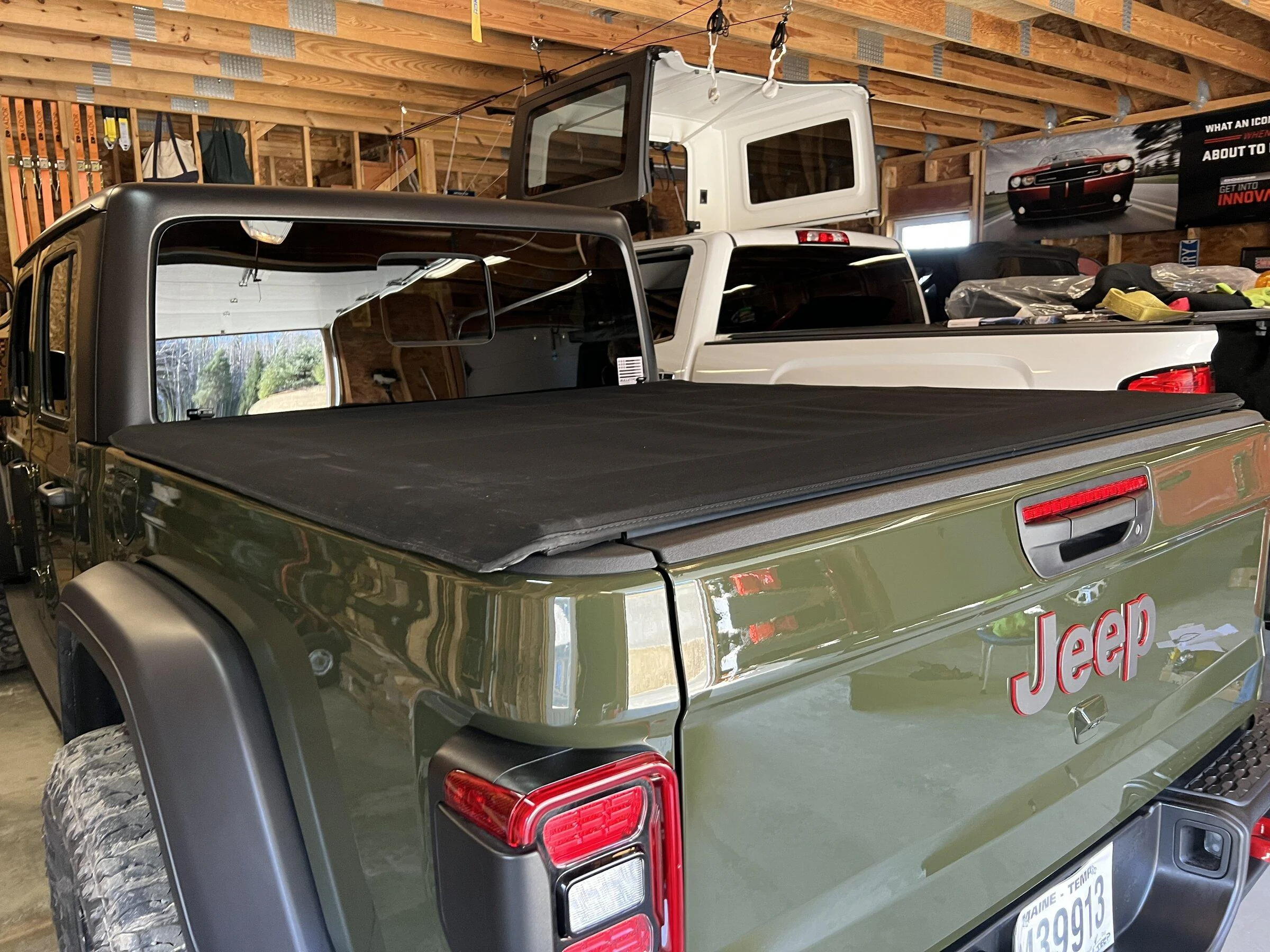 Jeep Gladiator OEM Mopar Tonneau Cover IMG_0105