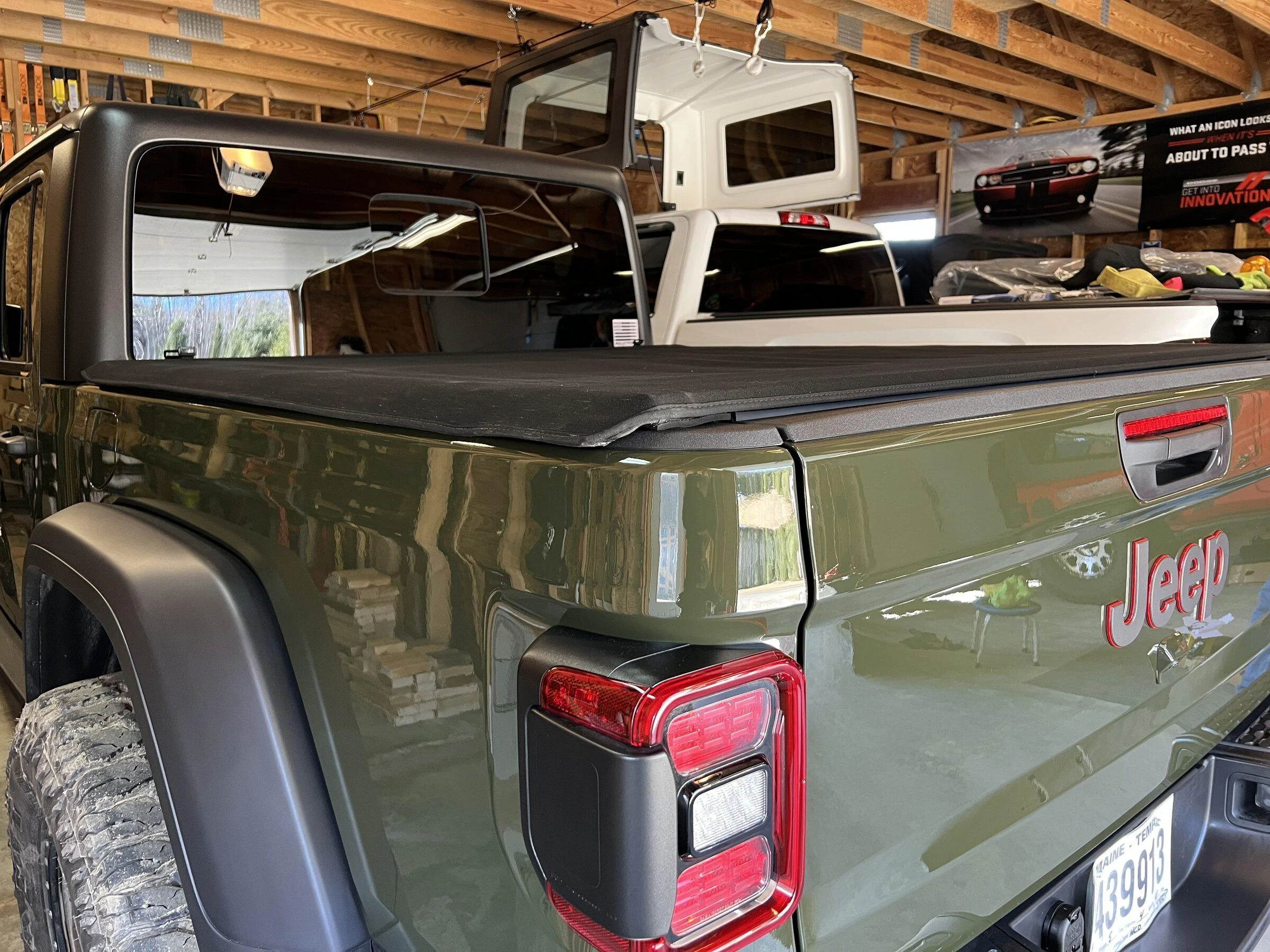 Jeep Gladiator OEM Mopar Tonneau Cover IMG_0106
